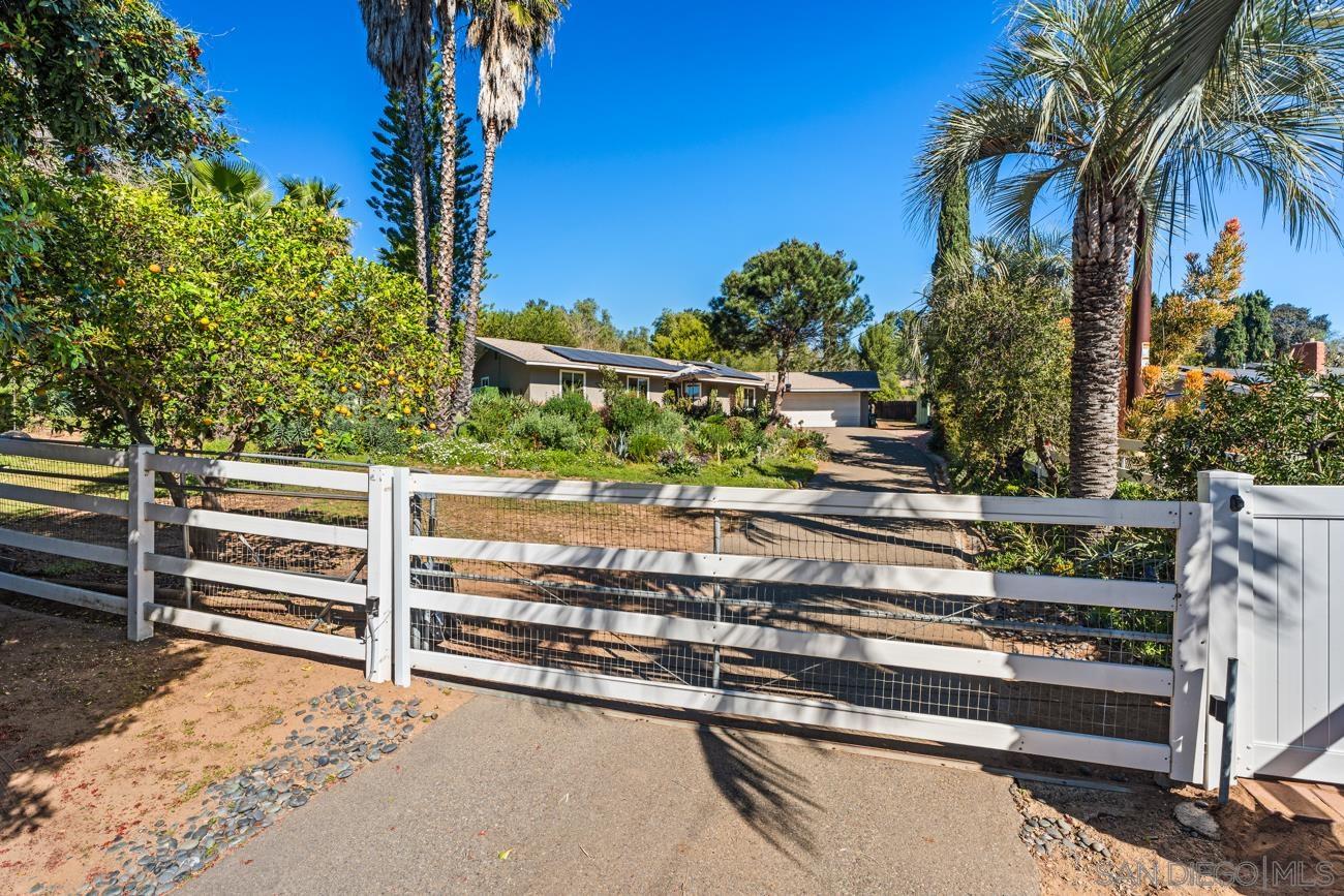 Detail Gallery Image 5 of 32 For 14118  Ipava Dr, Poway,  CA 92064 - 3 Beds | 2 Baths