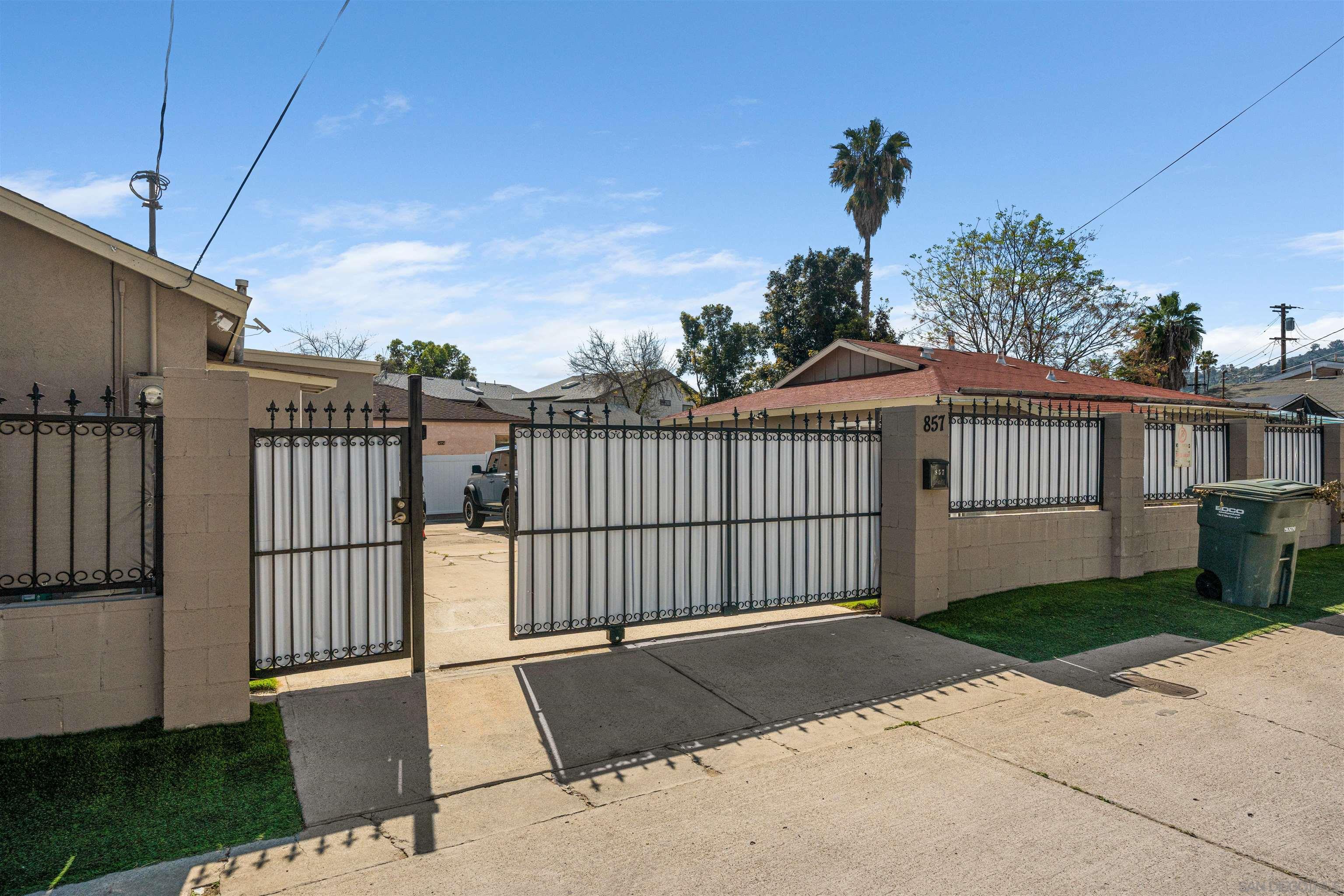 Detail Gallery Image 3 of 17 For 855  Franklin Avenue, El Cajon,  CA 92021 - – Beds | – Baths