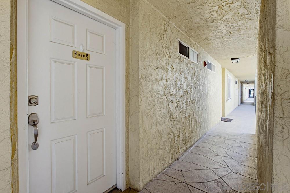 Detail Gallery Image 3 of 38 For 5055  Collwood Blvd  210, San Diego,  CA 92115 - 2 Beds | 2 Baths