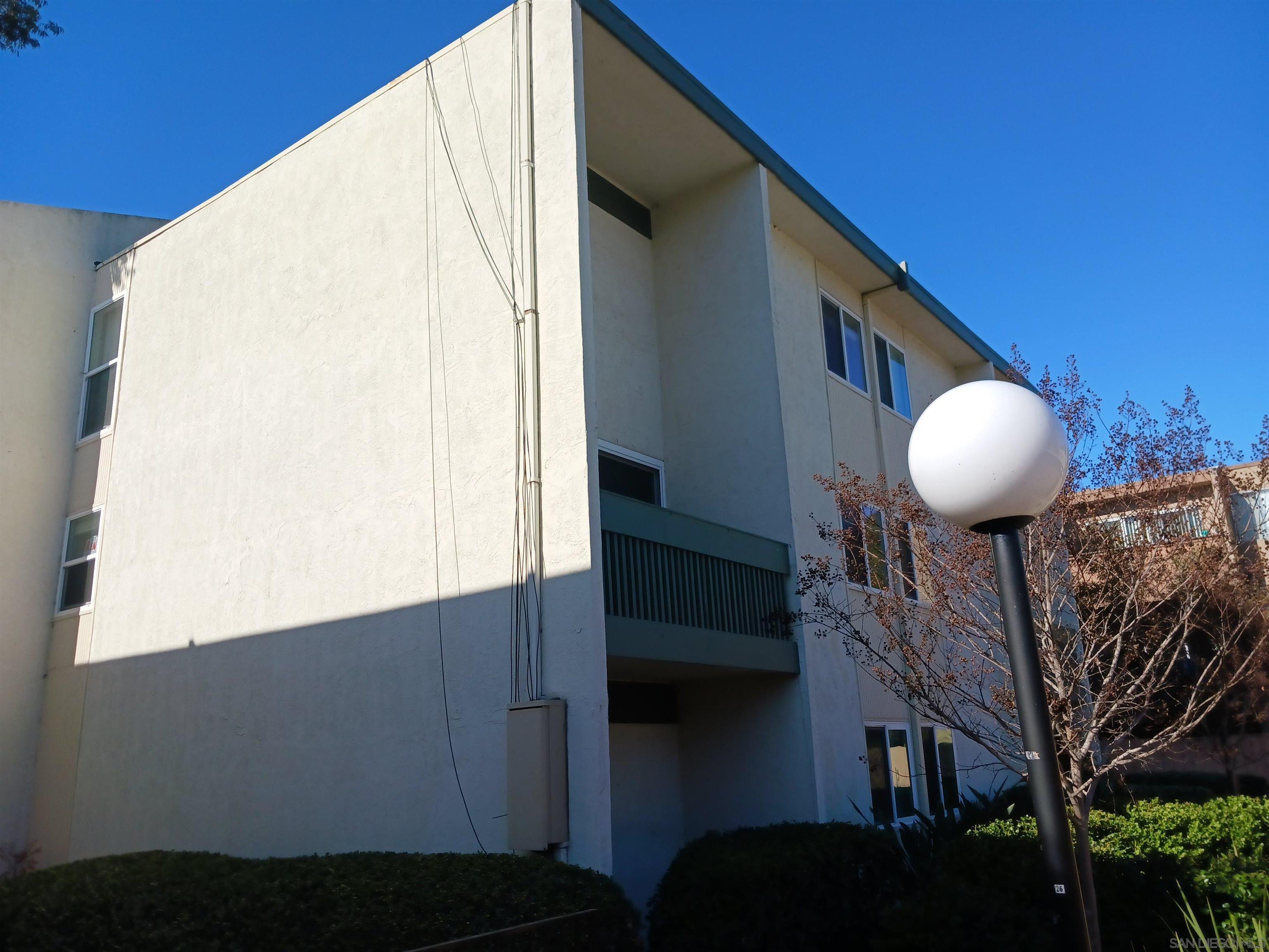 Detail Gallery Image 2 of 39 For 4064  Huerfano Ave  262, San Diego,  CA 92117 - 2 Beds | 1/1 Baths