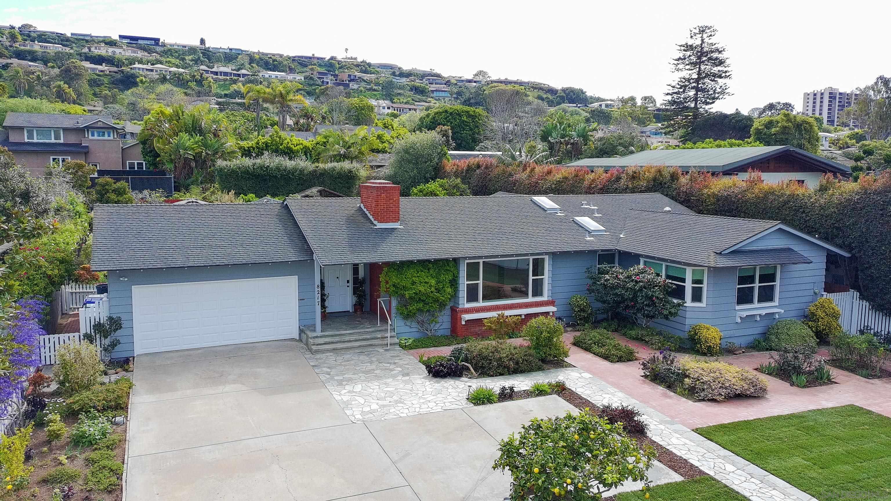 Detail Gallery Image 2 of 36 For 8217  La Jolla Shores Drive, La Jolla,  CA 92037 - 4 Beds | 2 Baths