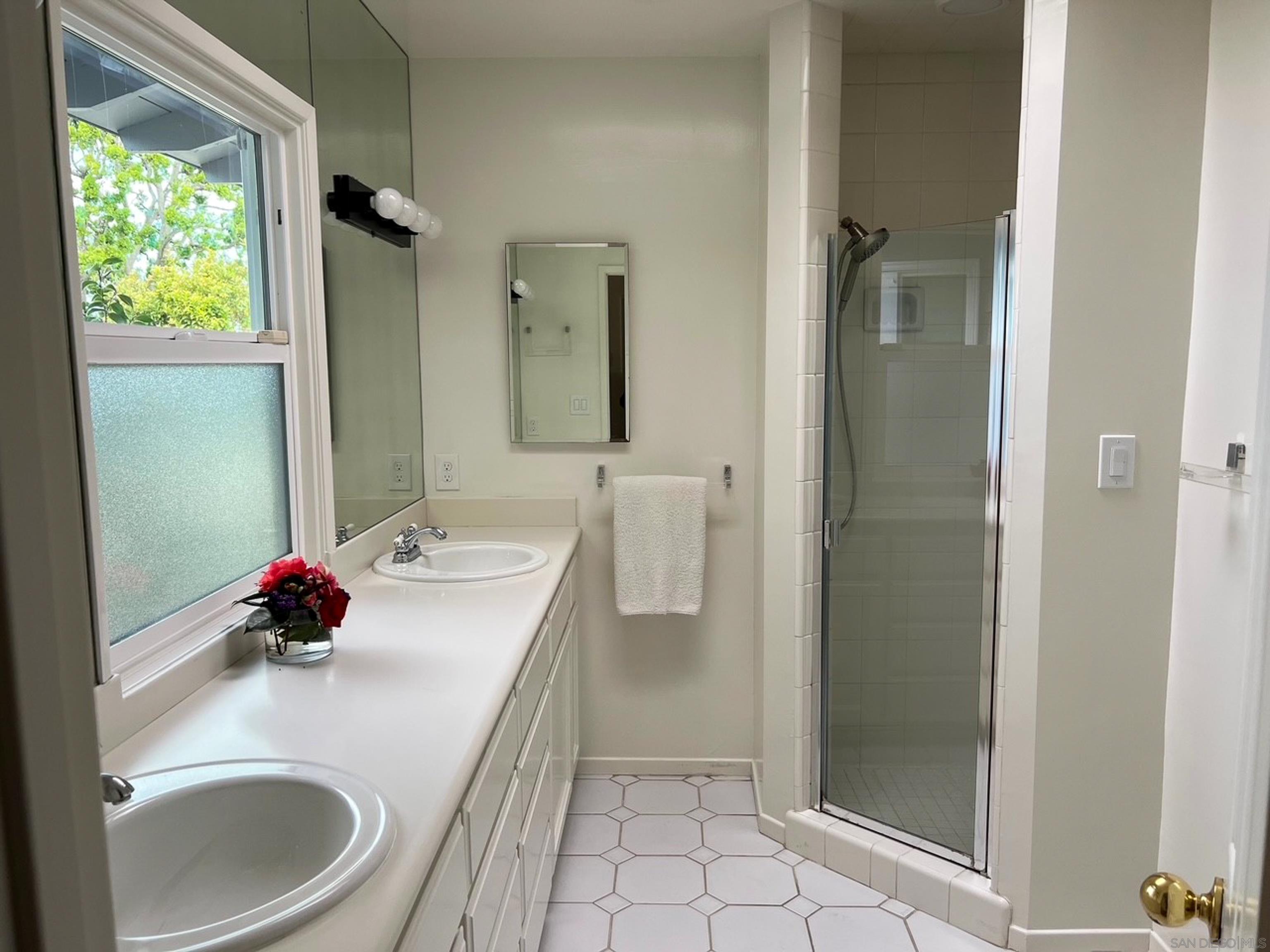 Detail Gallery Image 19 of 36 For 8217  La Jolla Shores Drive, La Jolla,  CA 92037 - 4 Beds | 2 Baths