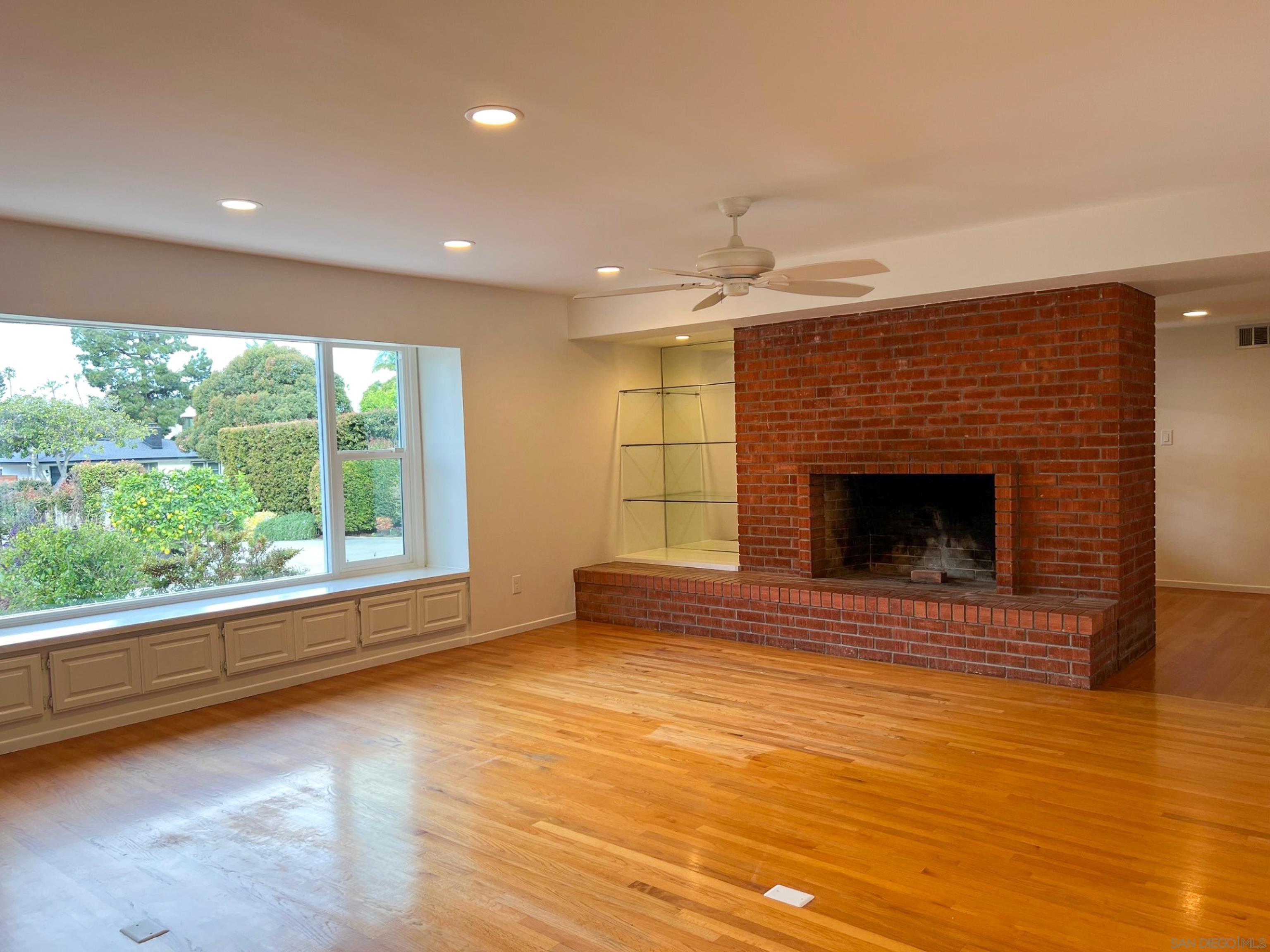 Detail Gallery Image 6 of 36 For 8217  La Jolla Shores Drive, La Jolla,  CA 92037 - 4 Beds | 2 Baths