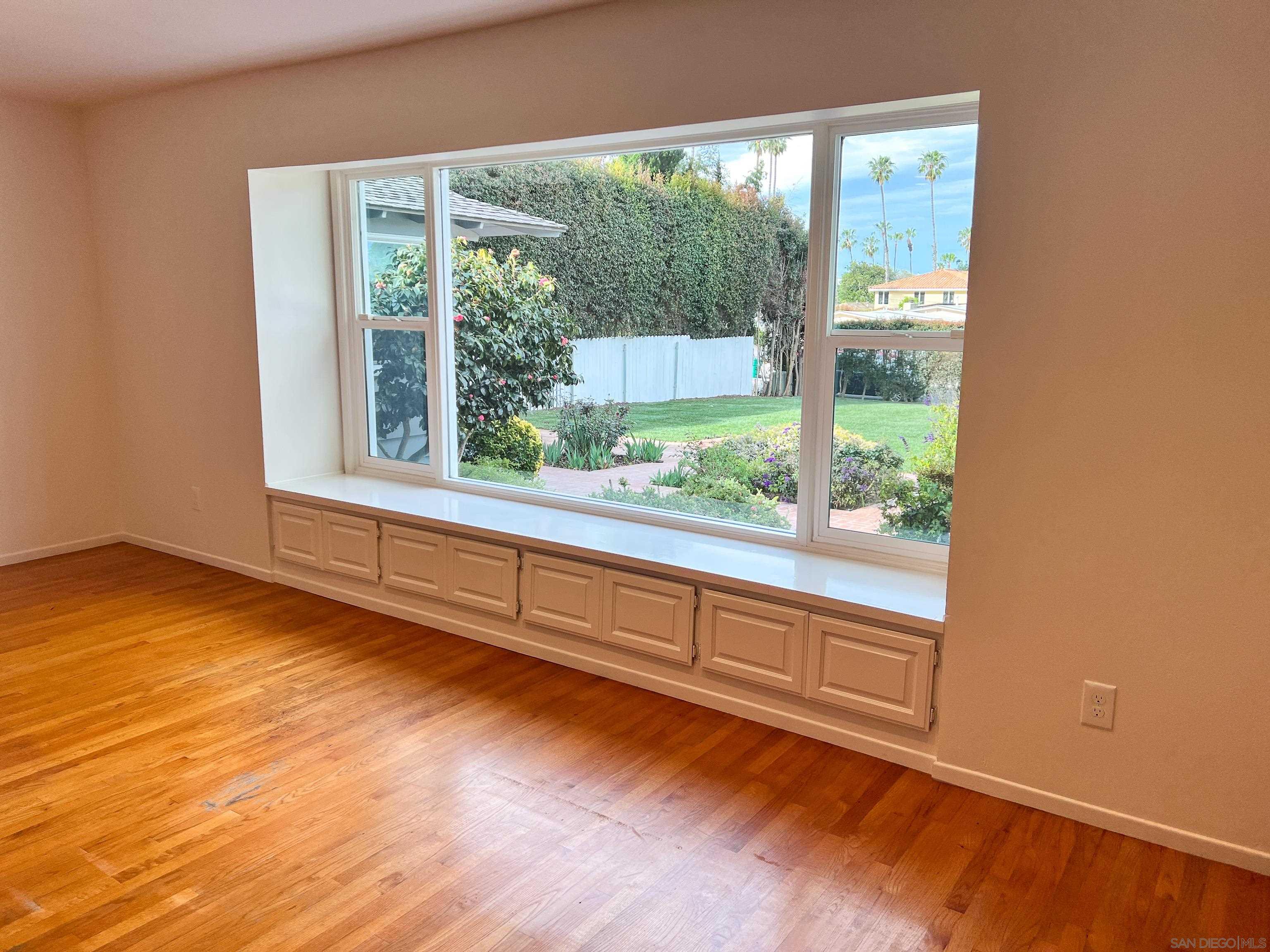 Detail Gallery Image 7 of 36 For 8217  La Jolla Shores Drive, La Jolla,  CA 92037 - 4 Beds | 2 Baths