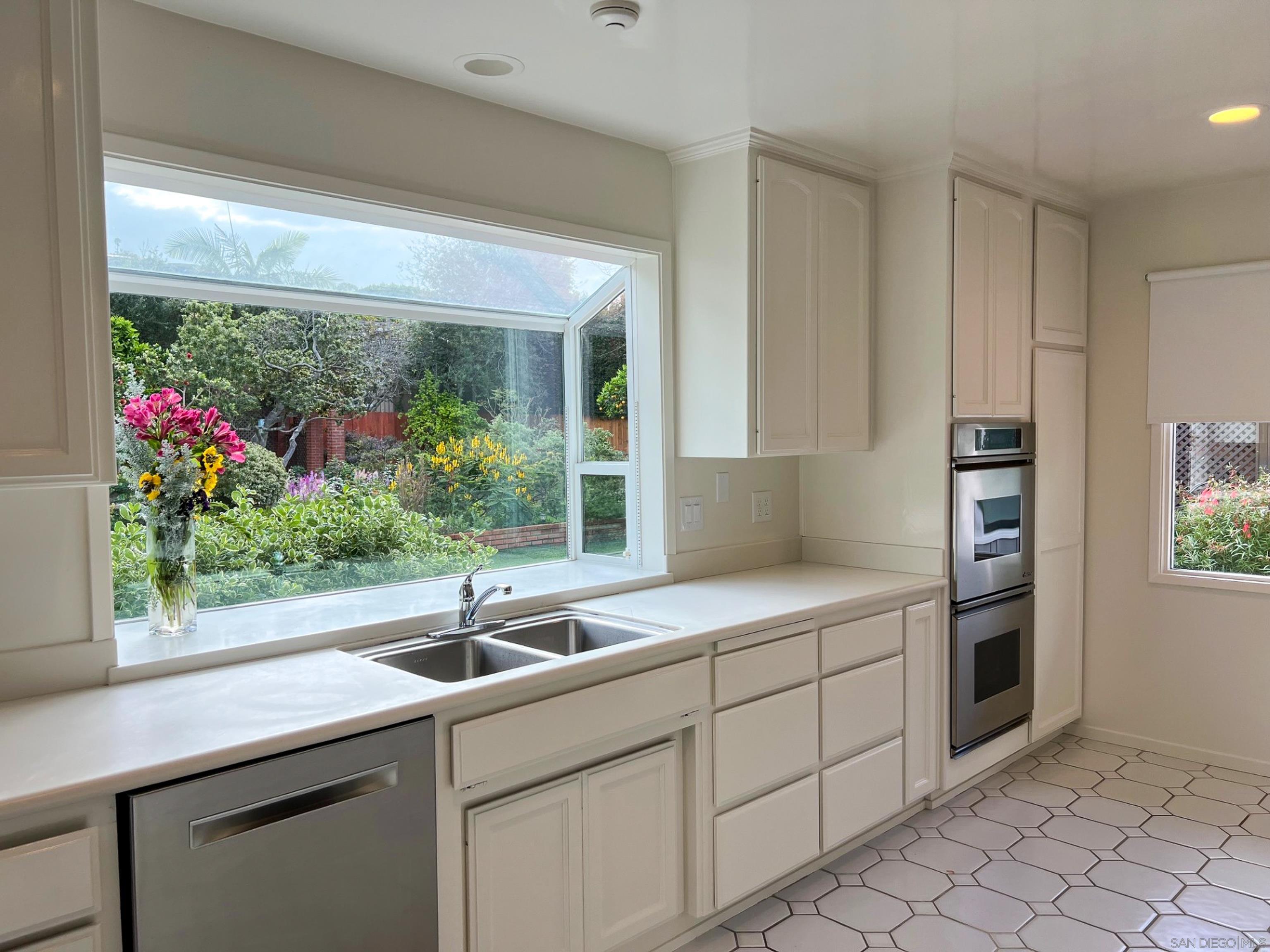 Detail Gallery Image 9 of 36 For 8217  La Jolla Shores Drive, La Jolla,  CA 92037 - 4 Beds | 2 Baths