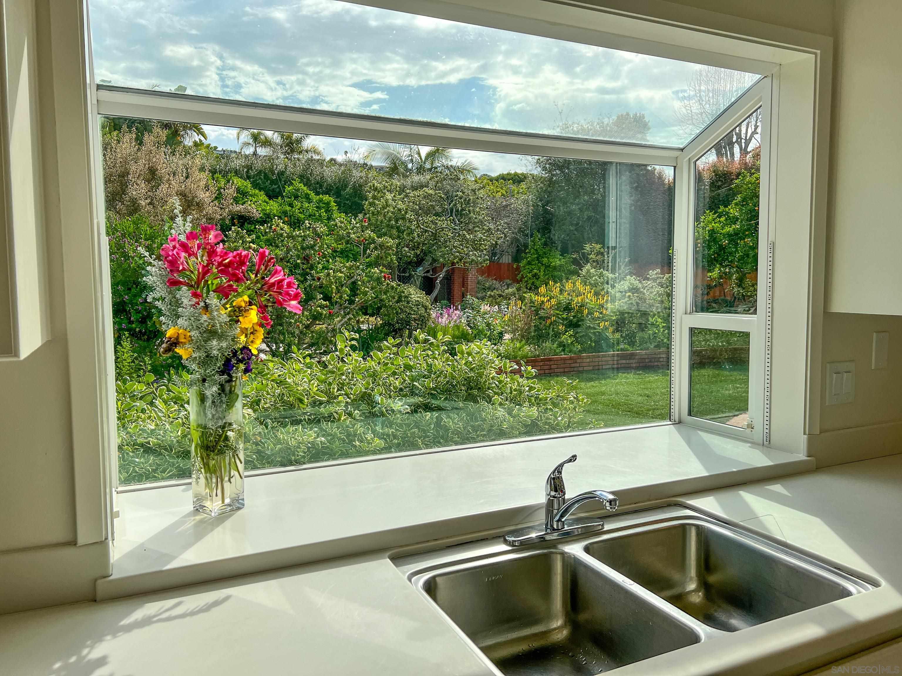 Detail Gallery Image 10 of 36 For 8217  La Jolla Shores Drive, La Jolla,  CA 92037 - 4 Beds | 2 Baths