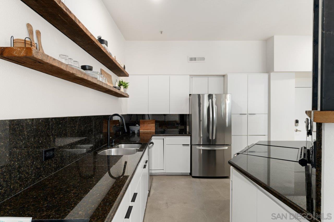 Detail Gallery Image 5 of 42 For 101  Market Street  #417,  San Diego,  CA 92101 - 2 Beds | 2/1 Baths