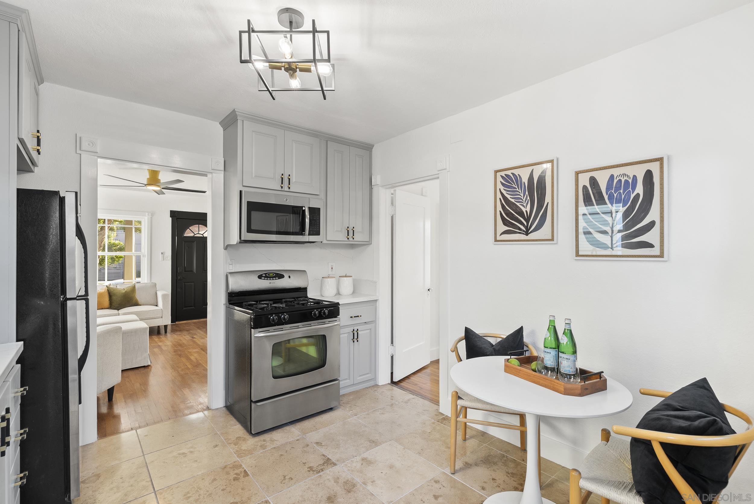 Detail Gallery Image 8 of 23 For 2730  Monroe Ave, San Diego,  CA 92116 - 2 Beds | 1 Baths