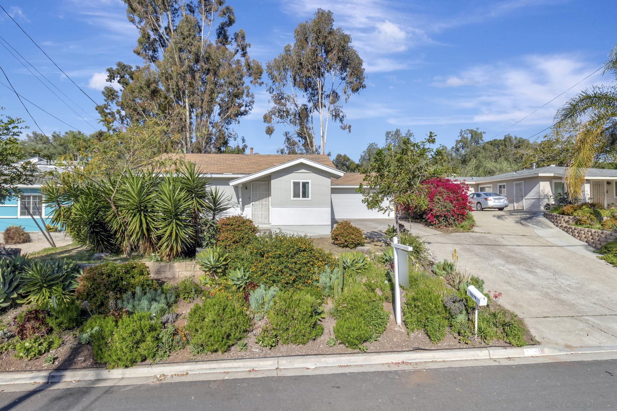 Detail Gallery Image 2 of 28 For 5590  Maryland Ave, La Mesa,  CA 91942 - 3 Beds | 2 Baths