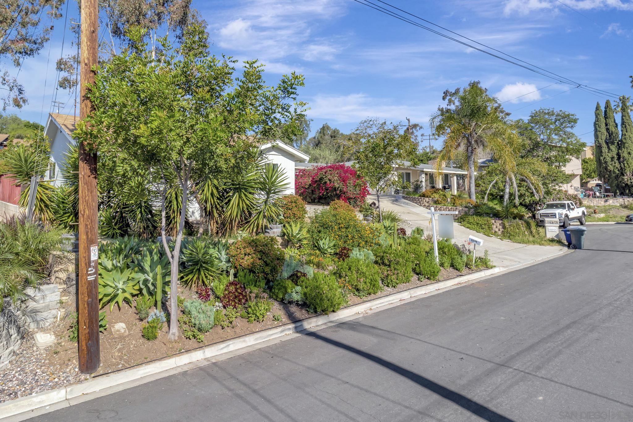 Detail Gallery Image 3 of 28 For 5590  Maryland Ave, La Mesa,  CA 91942 - 3 Beds | 2 Baths