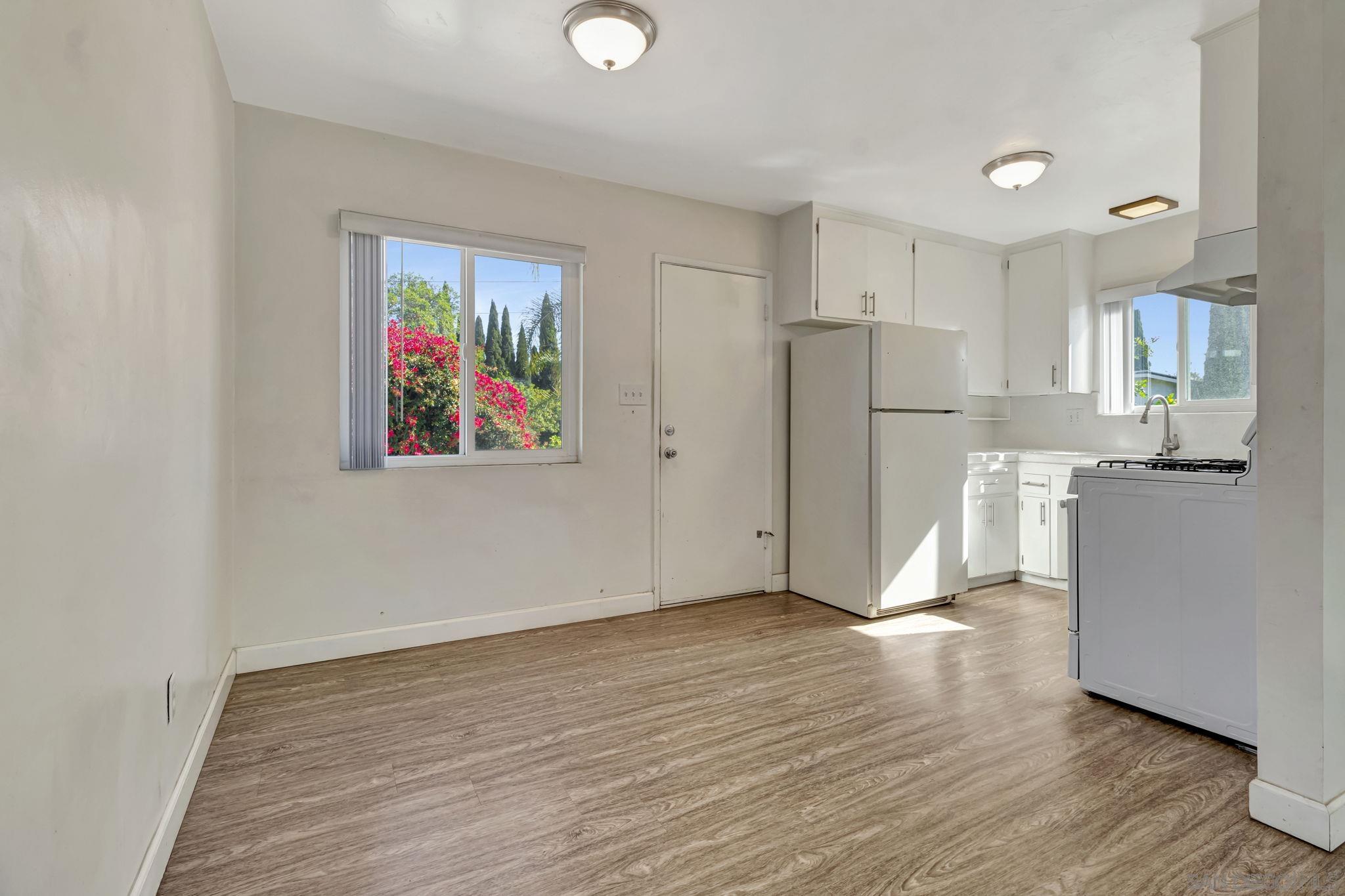 Detail Gallery Image 7 of 28 For 5590  Maryland Ave, La Mesa,  CA 91942 - 3 Beds | 2 Baths