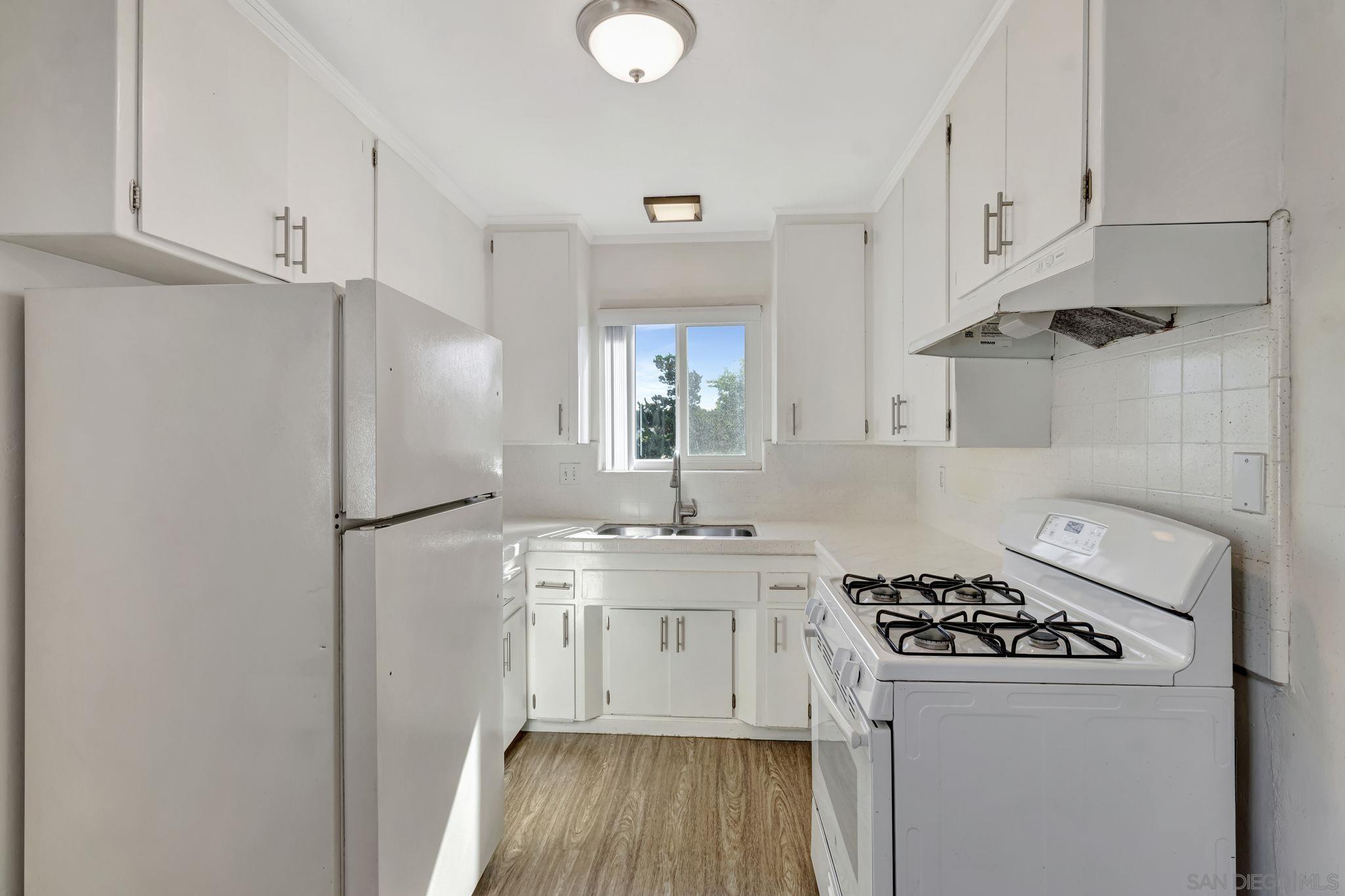 Detail Gallery Image 9 of 28 For 5590  Maryland Ave, La Mesa,  CA 91942 - 3 Beds | 2 Baths