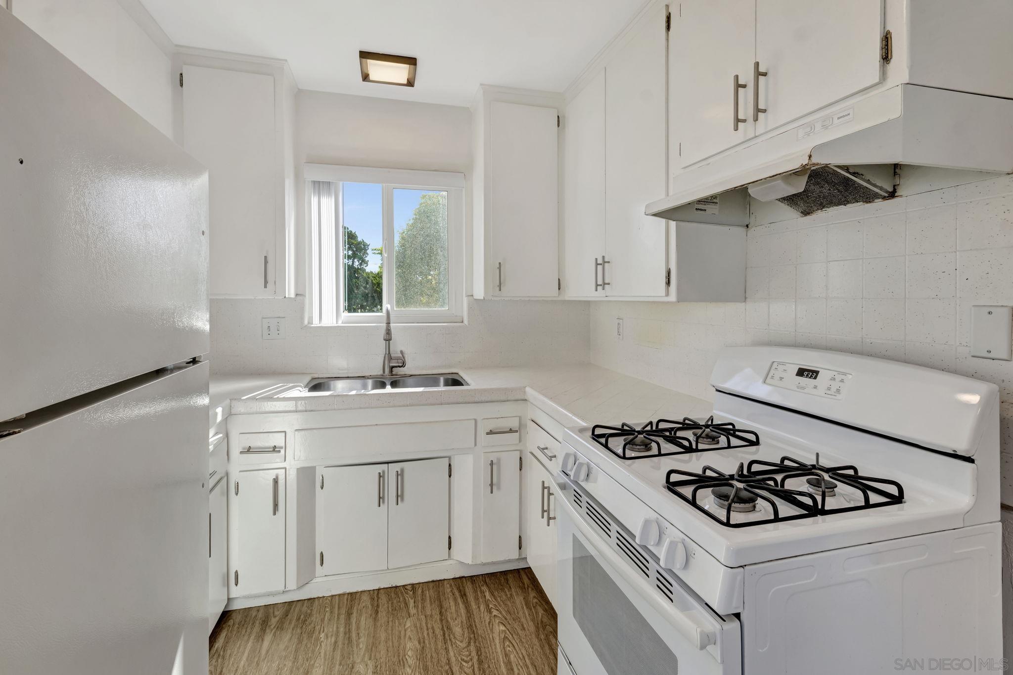 Detail Gallery Image 10 of 28 For 5590  Maryland Ave, La Mesa,  CA 91942 - 3 Beds | 2 Baths