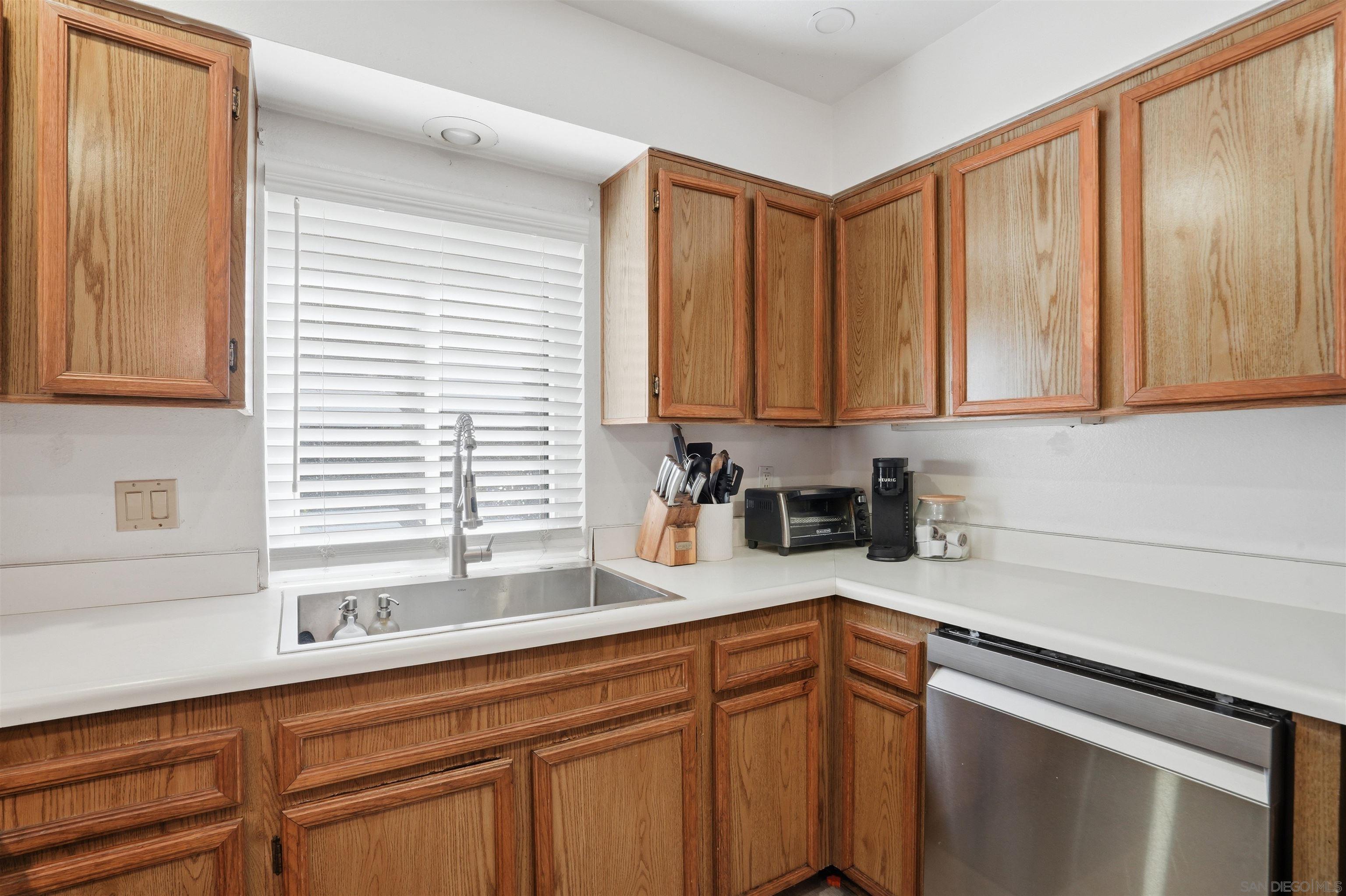 Detail Gallery Image 16 of 56 For 1512  Concord Way a, Chula Vista,  CA 91911 - 2 Beds | 2 Baths