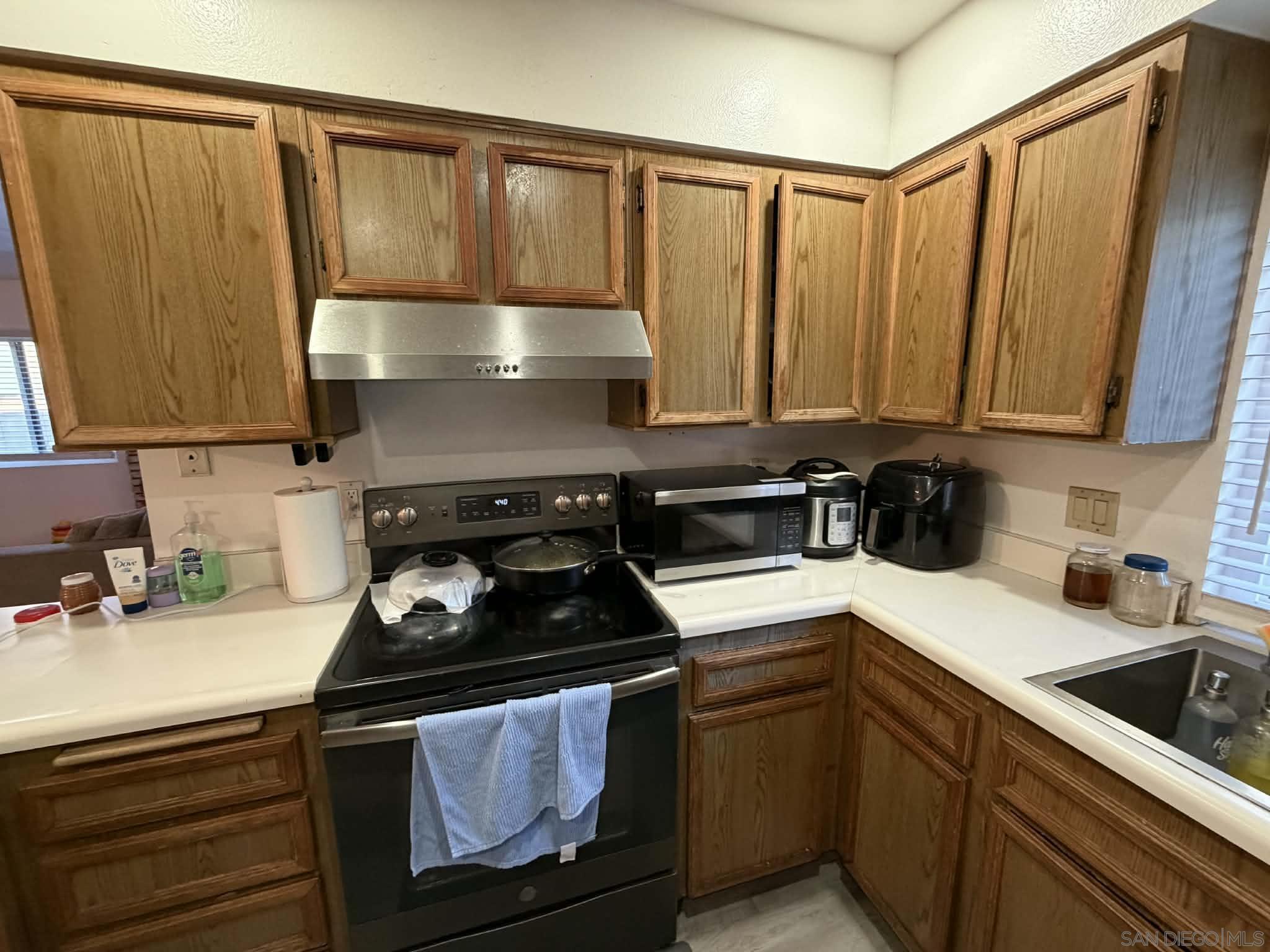 Detail Gallery Image 5 of 7 For 1512  Concord Way a, Chula Vista,  CA 91911 - 2 Beds | 2 Baths