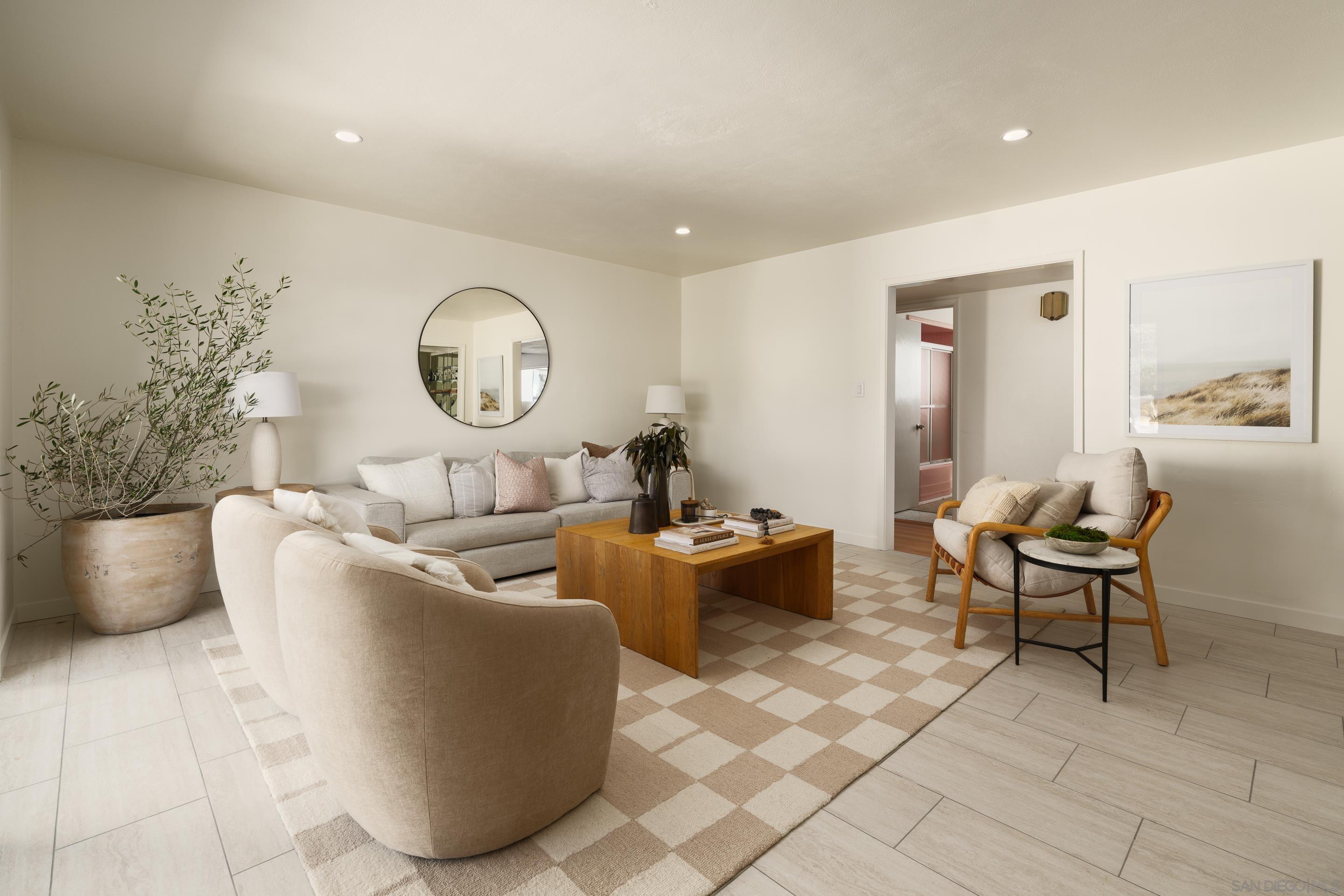 Detail Gallery Image 12 of 28 For 5926  Germaine Ln, La Jolla,  CA 92037 - 3 Beds | 2 Baths