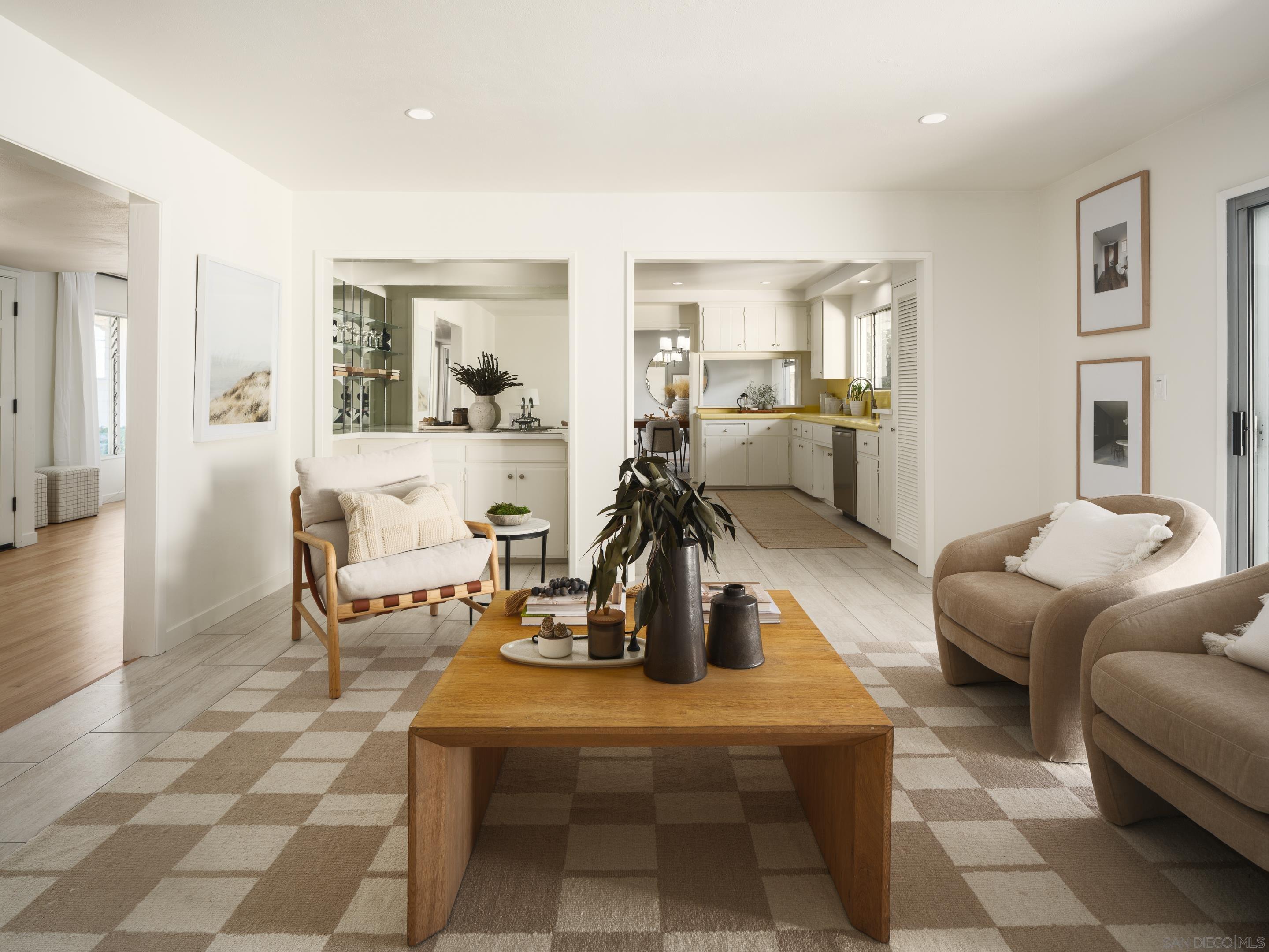 Detail Gallery Image 14 of 28 For 5926  Germaine Ln, La Jolla,  CA 92037 - 3 Beds | 2 Baths