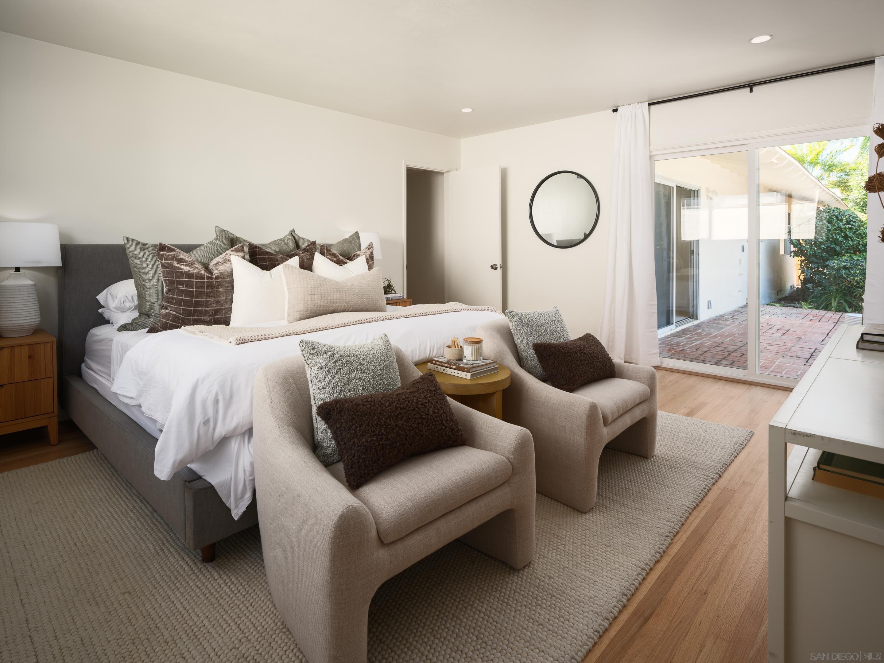 Detail Gallery Image 15 of 28 For 5926  Germaine Ln, La Jolla,  CA 92037 - 3 Beds | 2 Baths