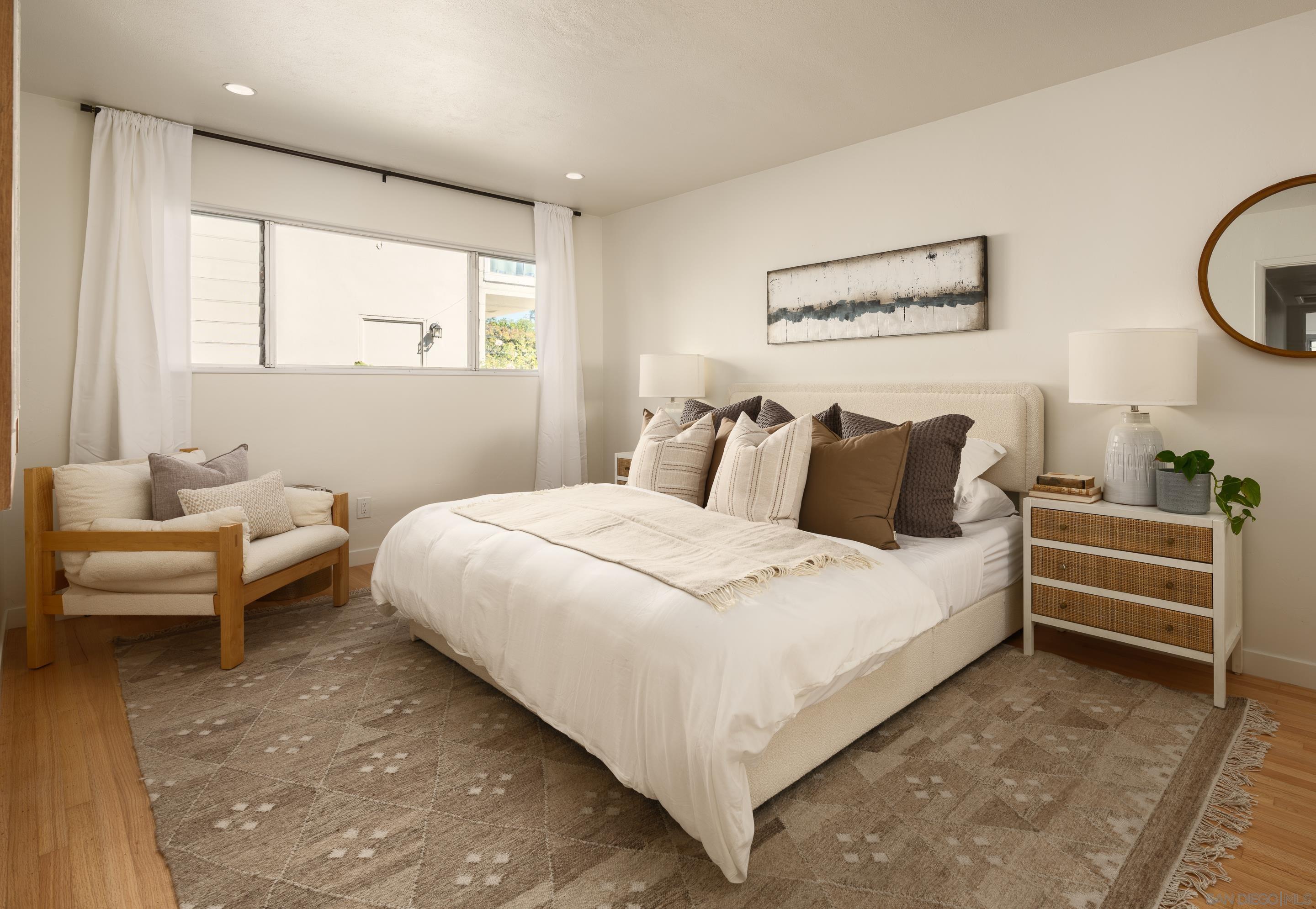 Detail Gallery Image 19 of 28 For 5926  Germaine Ln, La Jolla,  CA 92037 - 3 Beds | 2 Baths