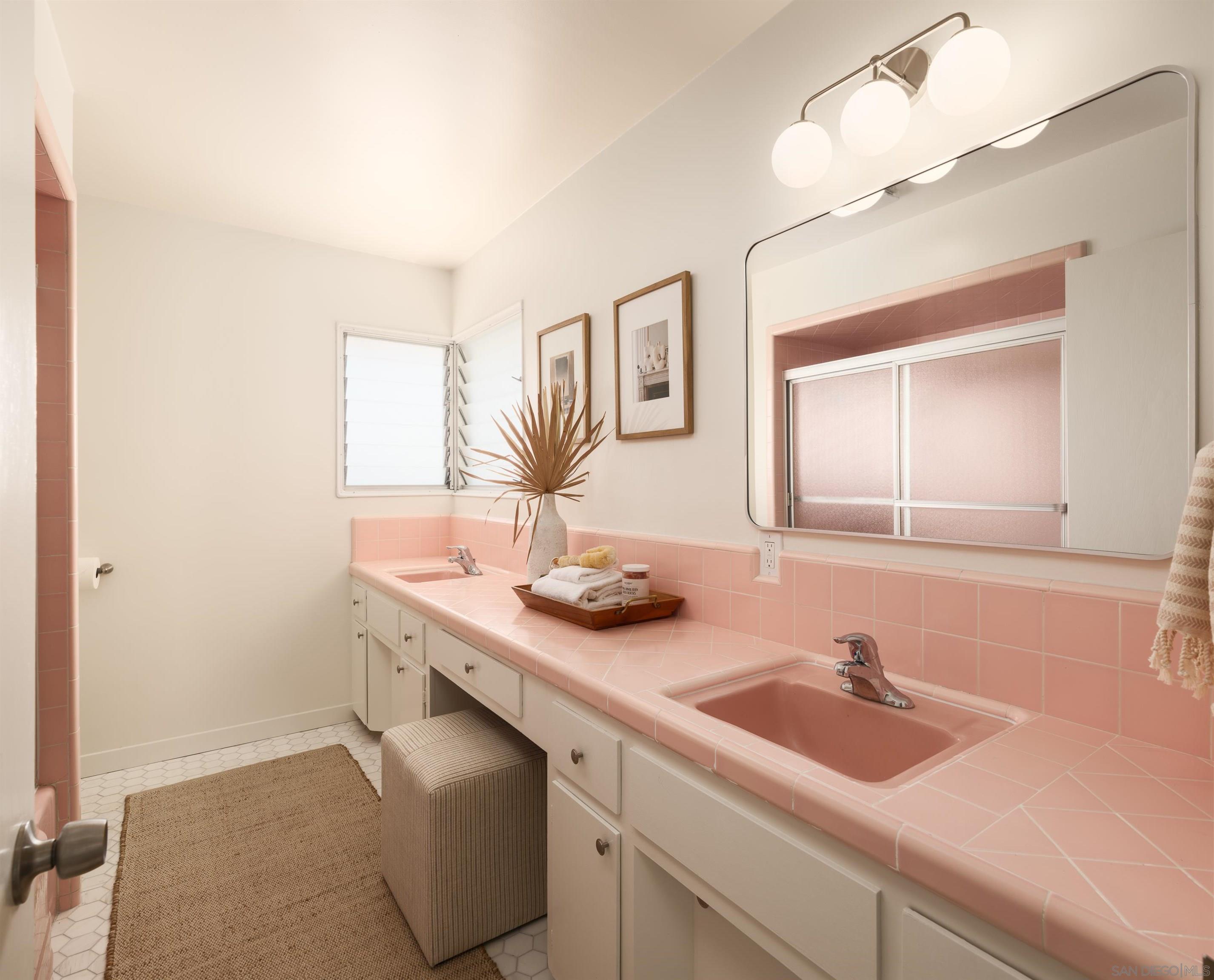 Detail Gallery Image 22 of 28 For 5926  Germaine Ln, La Jolla,  CA 92037 - 3 Beds | 2 Baths