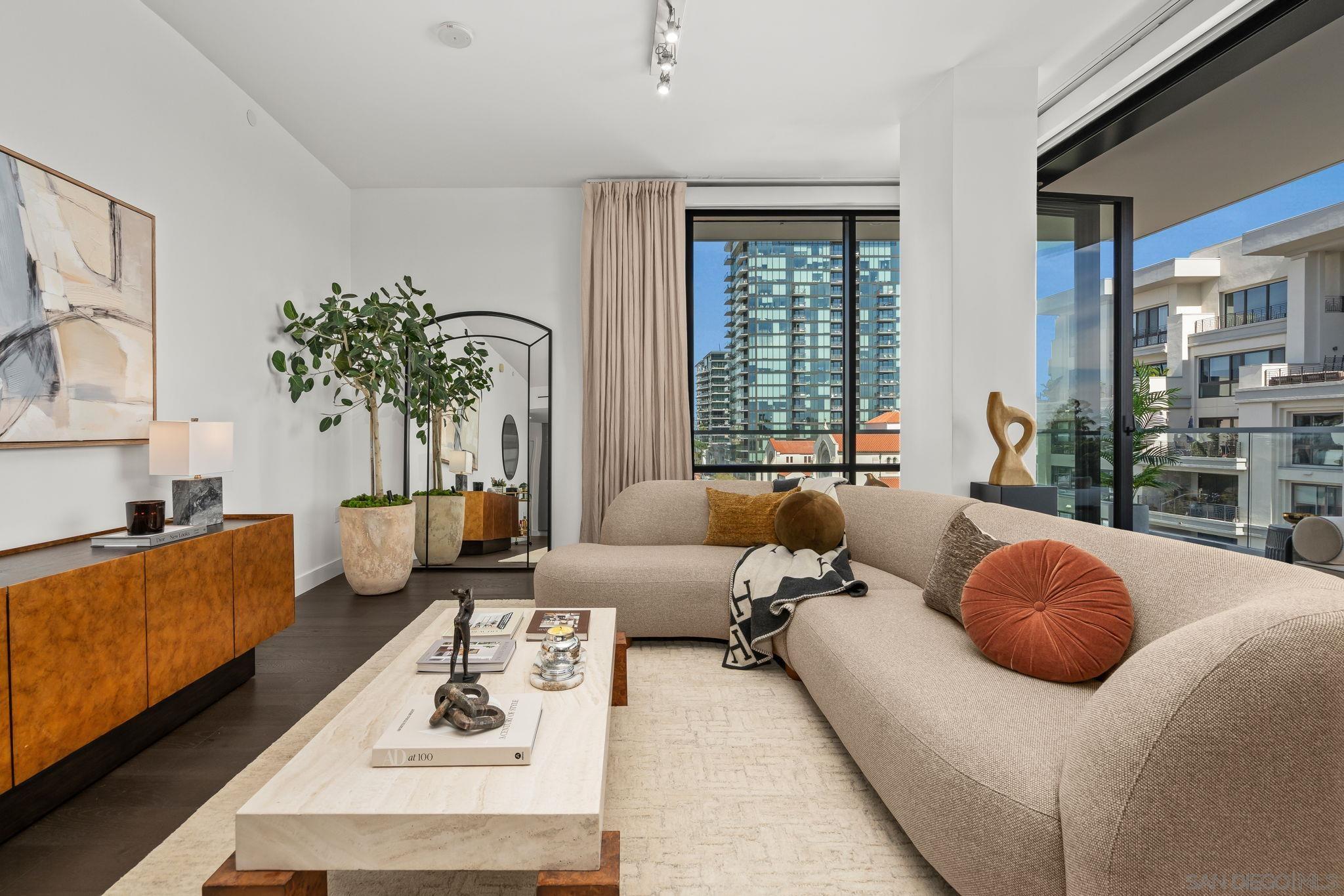 Detail Gallery Image 2 of 59 For 2604  5th Ave  #601,  San Diego,  CA 92103 - 2 Beds | 2 Baths