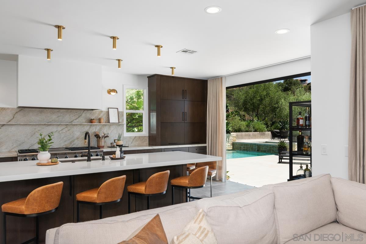 Detail Gallery Image 13 of 49 For 833  Orion Way, San Marcos,  CA 92078 - 5 Beds | 4/1 Baths