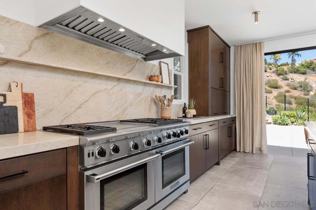 Detail Gallery Image 16 of 49 For 833  Orion Way, San Marcos,  CA 92078 - 5 Beds | 4/1 Baths