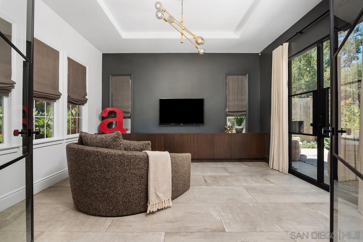 Detail Gallery Image 8 of 49 For 833  Orion Way, San Marcos,  CA 92078 - 5 Beds | 4/1 Baths