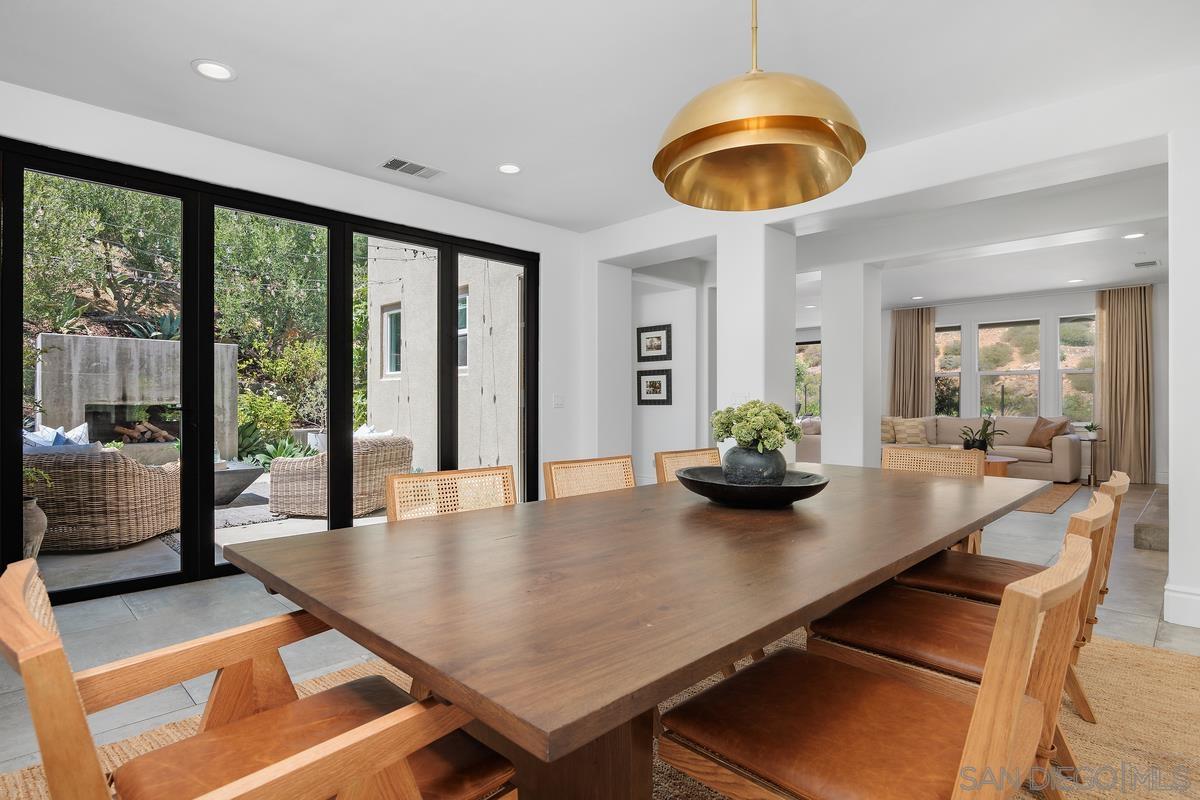 Detail Gallery Image 9 of 49 For 833  Orion Way, San Marcos,  CA 92078 - 5 Beds | 4/1 Baths