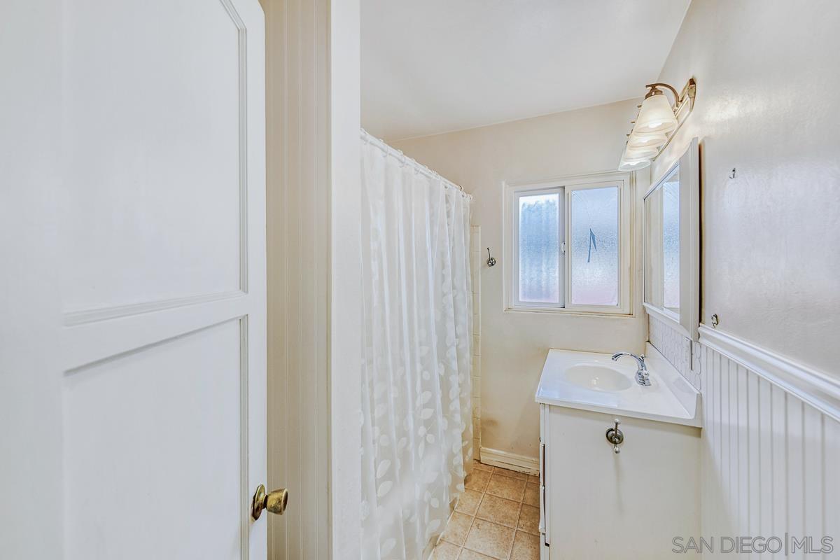 Detail Gallery Image 11 of 19 For 4030  Promontory St, San Diego,  CA 92109 - 3 Beds | 1 Baths