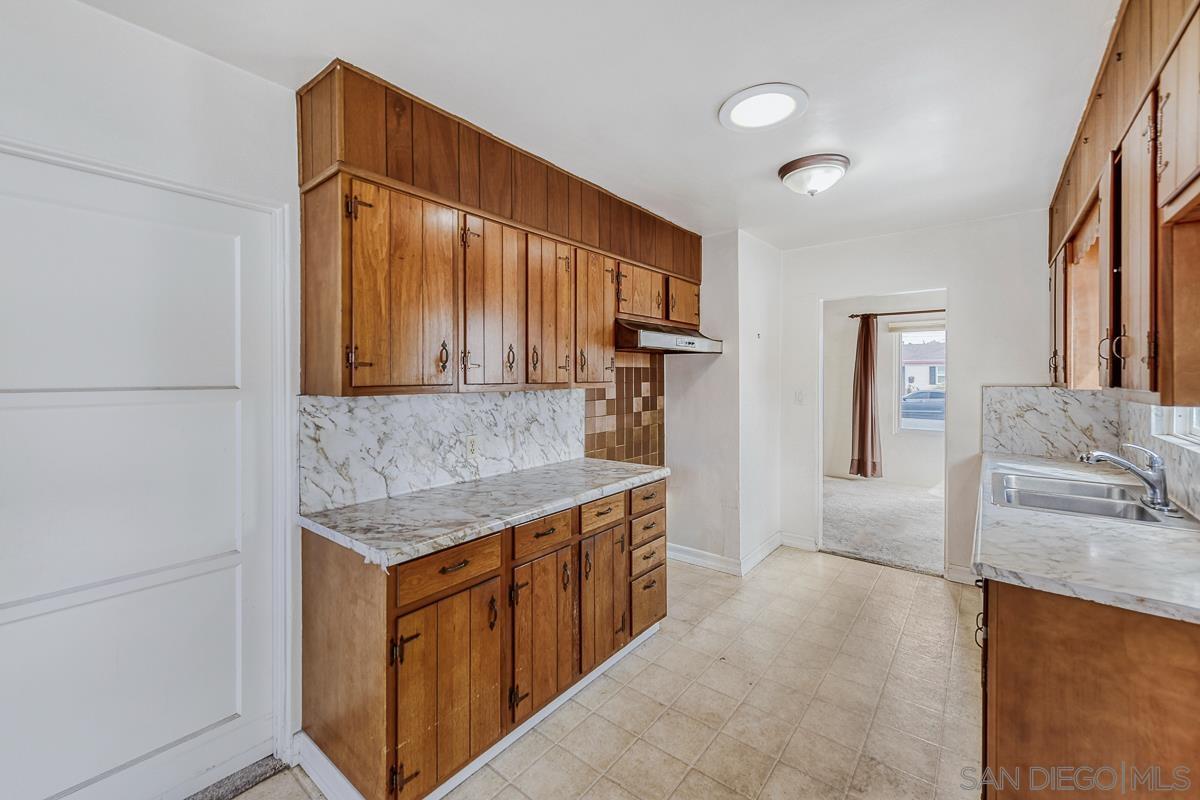 Detail Gallery Image 7 of 19 For 4030  Promontory St, San Diego,  CA 92109 - 3 Beds | 1 Baths