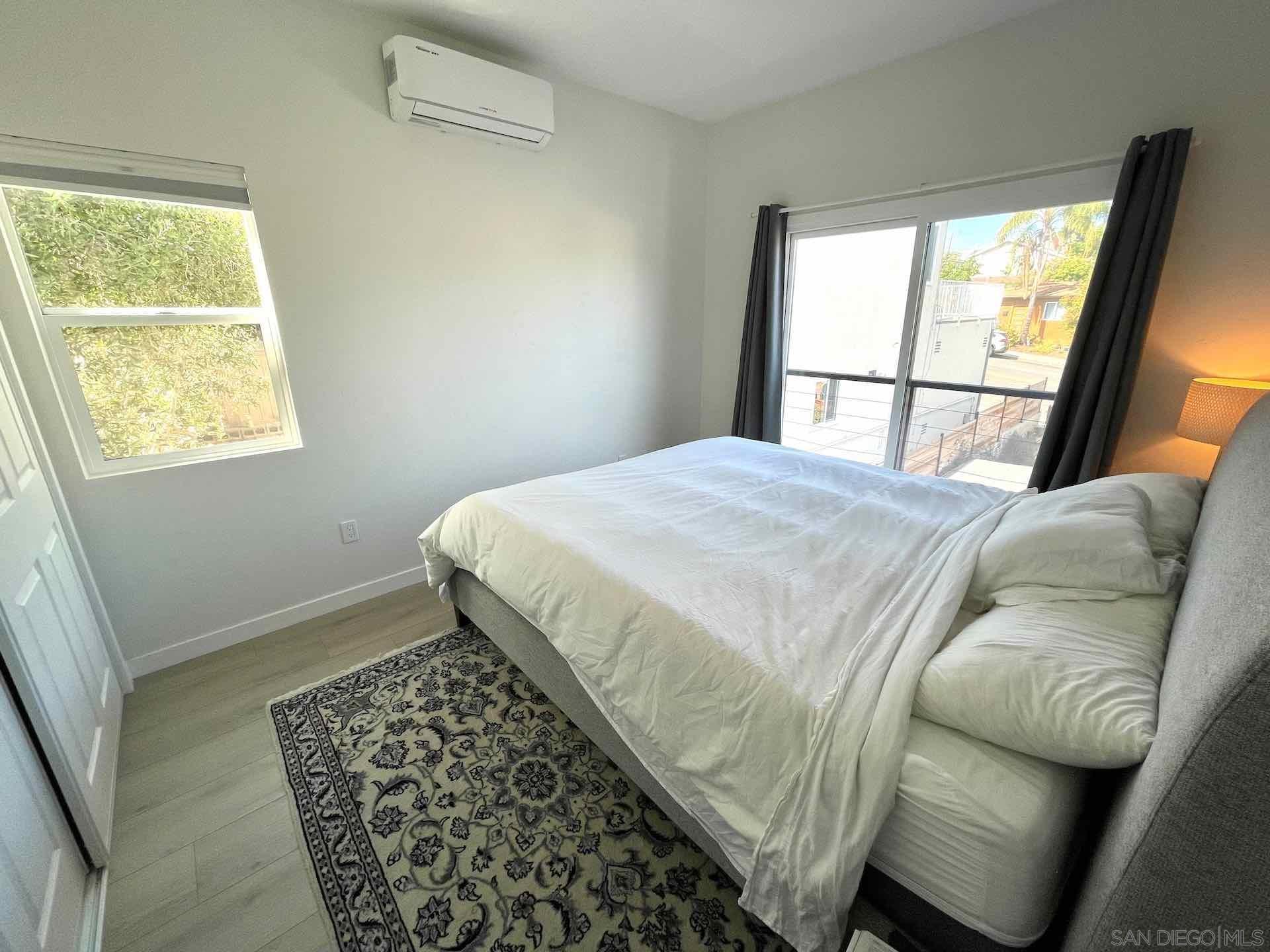 Detail Gallery Image 11 of 19 For 1949  Meade, San Diego,  CA 92116 - 2 Beds | 1/1 Baths