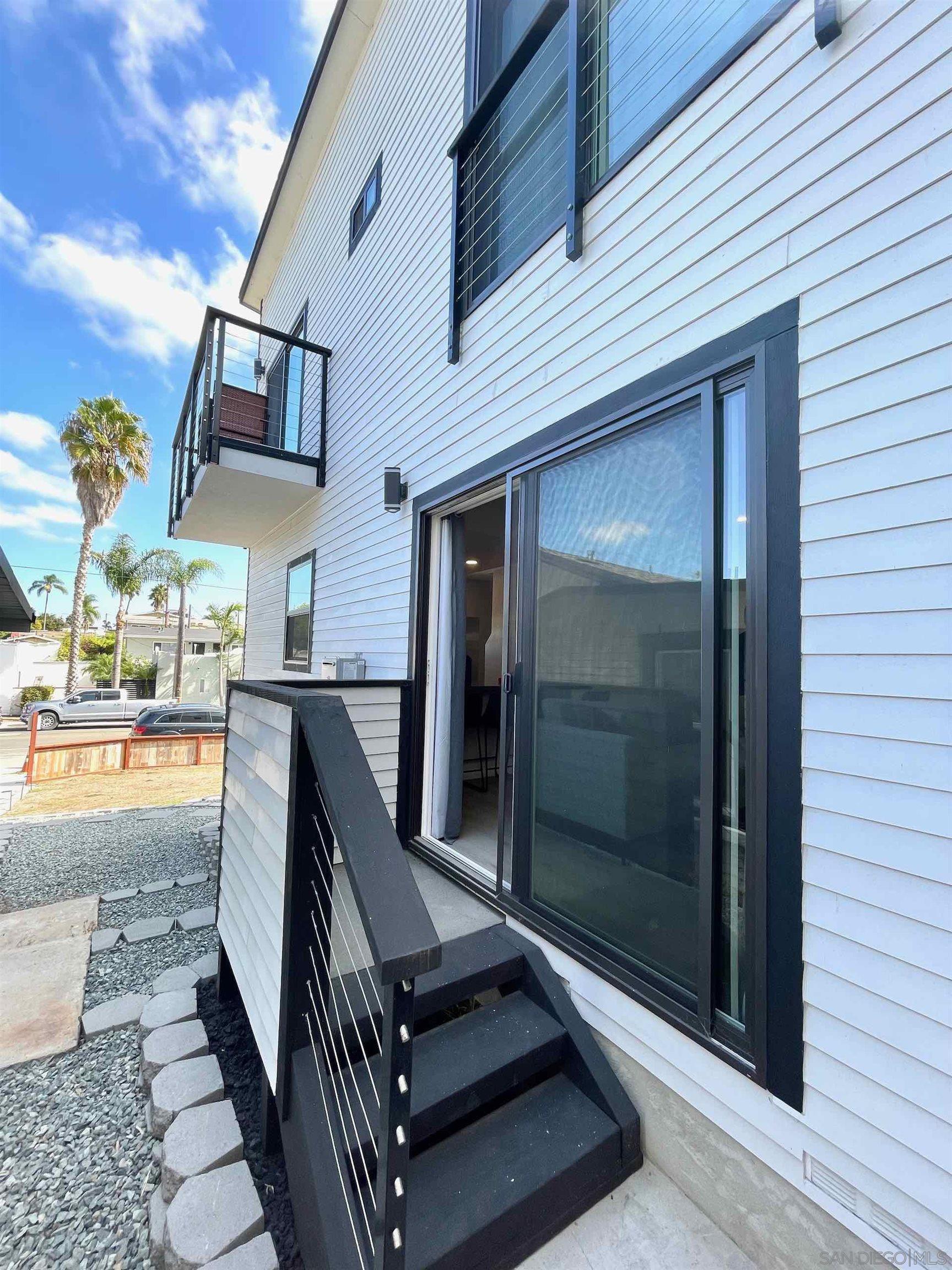 Detail Gallery Image 6 of 19 For 1949  Meade, San Diego,  CA 92116 - 2 Beds | 1/1 Baths