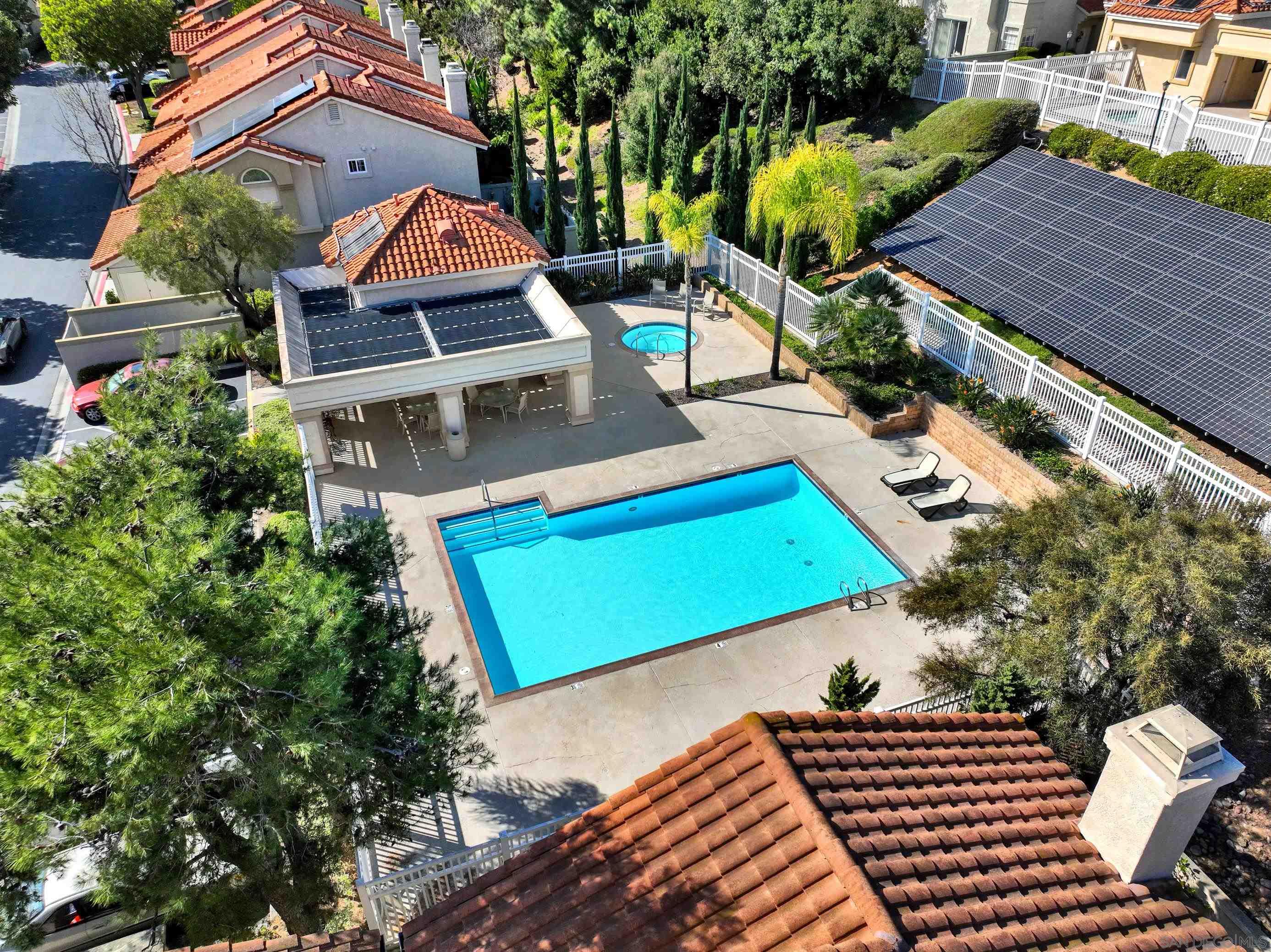 Detail Gallery Image 26 of 31 For 10909  Creekbridge Pl, San Diego,  CA 92128 - 2 Beds | 2/1 Baths