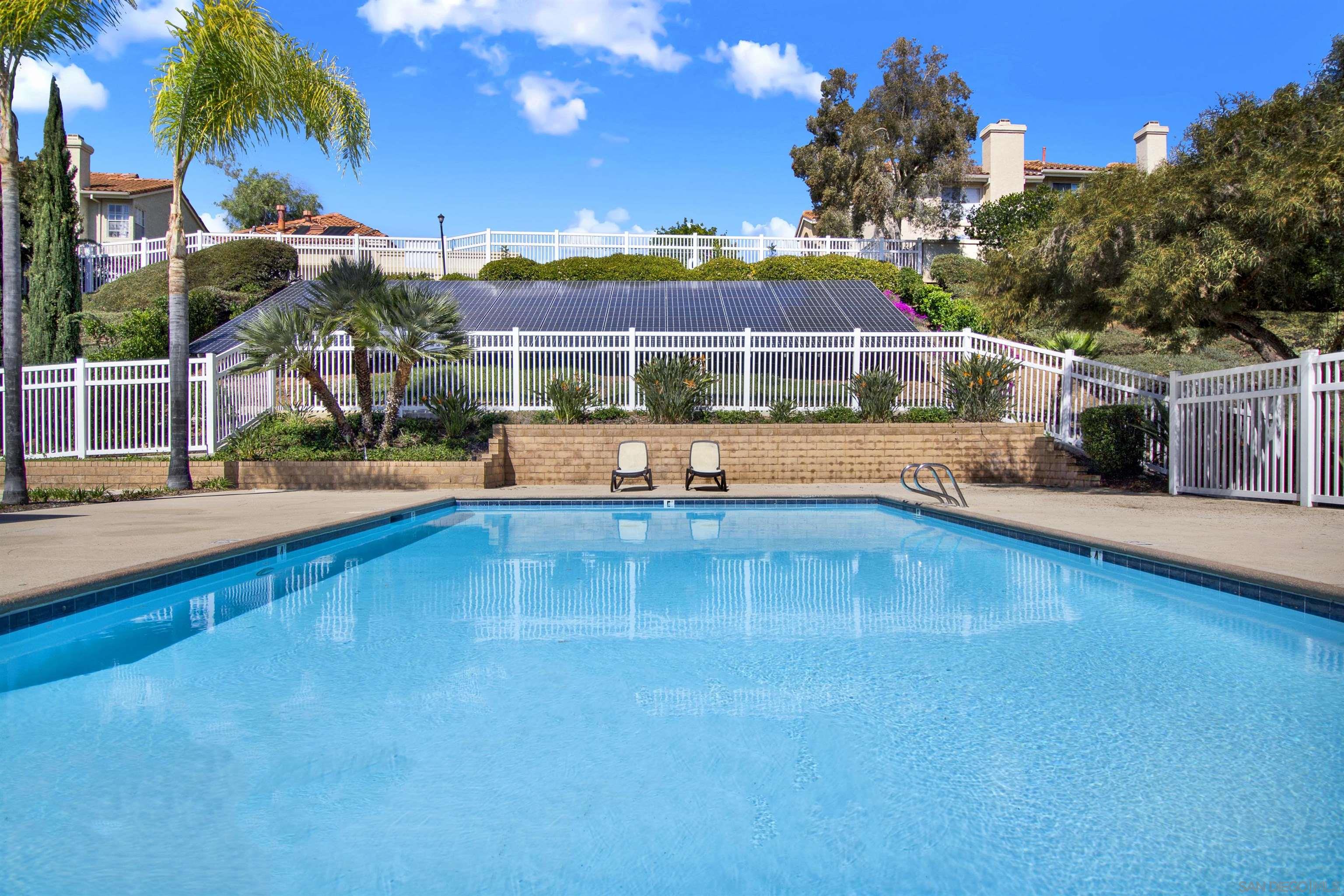 Detail Gallery Image 27 of 31 For 10909  Creekbridge Pl, San Diego,  CA 92128 - 2 Beds | 2/1 Baths