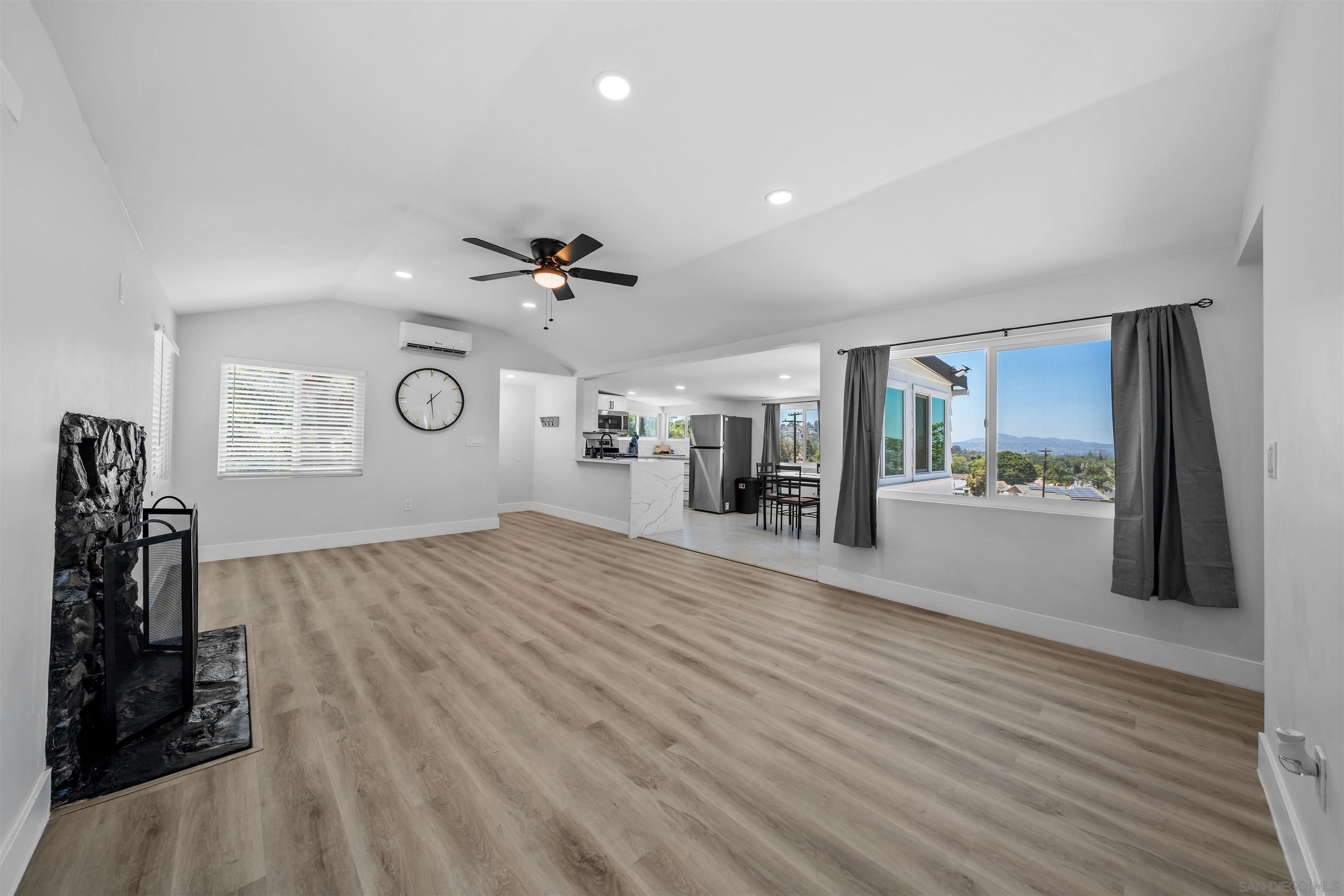 Detail Gallery Image 11 of 36 For 1730  Vista Del Valle Blvd  2 - Room for Rent in 3, El Cajon,  CA 92019 - 1 Beds | 0 Baths