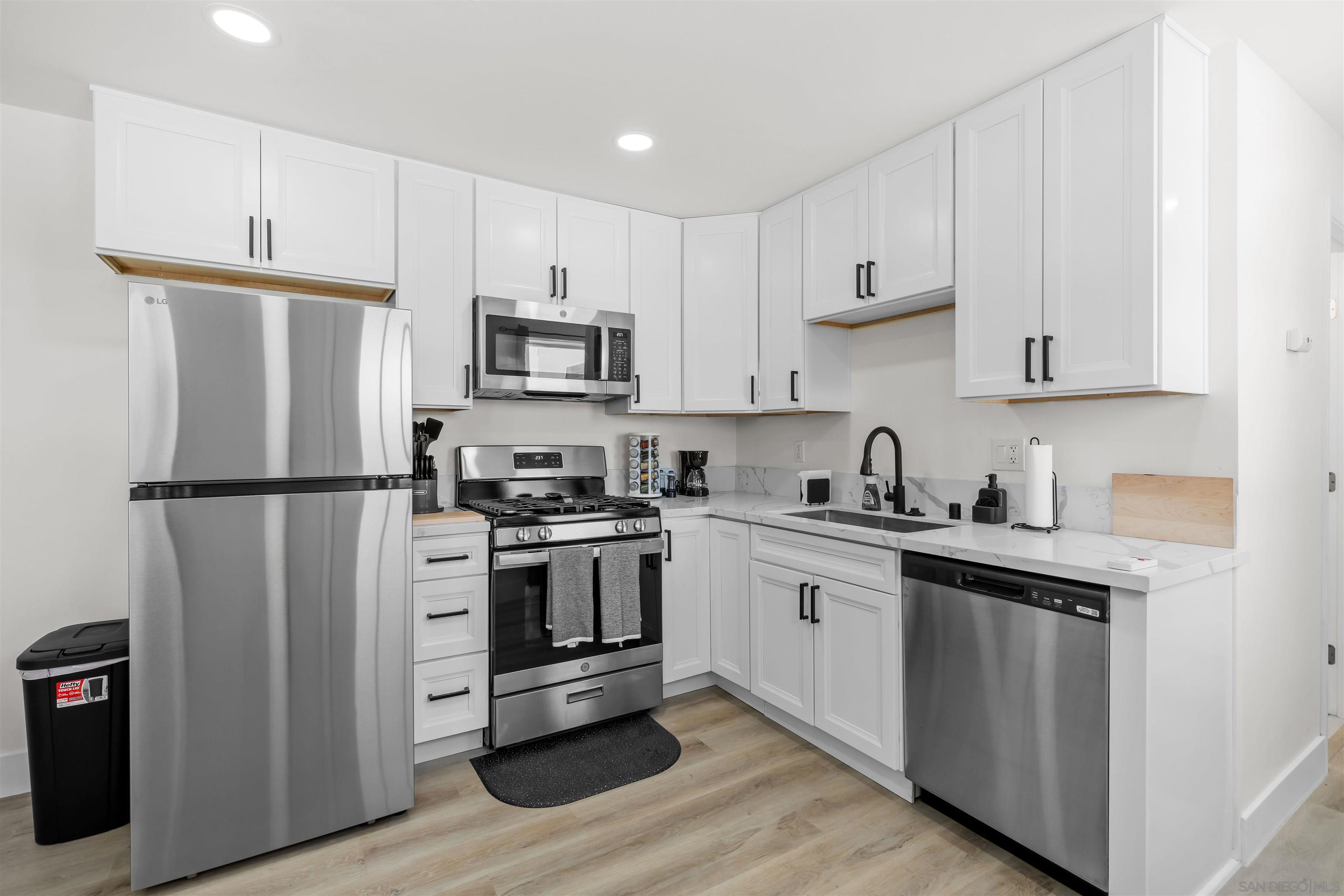 Detail Gallery Image 12 of 36 For 1730  Vista Del Valle Blvd  2 - Room for Rent in 3, El Cajon,  CA 92019 - 1 Beds | 0 Baths