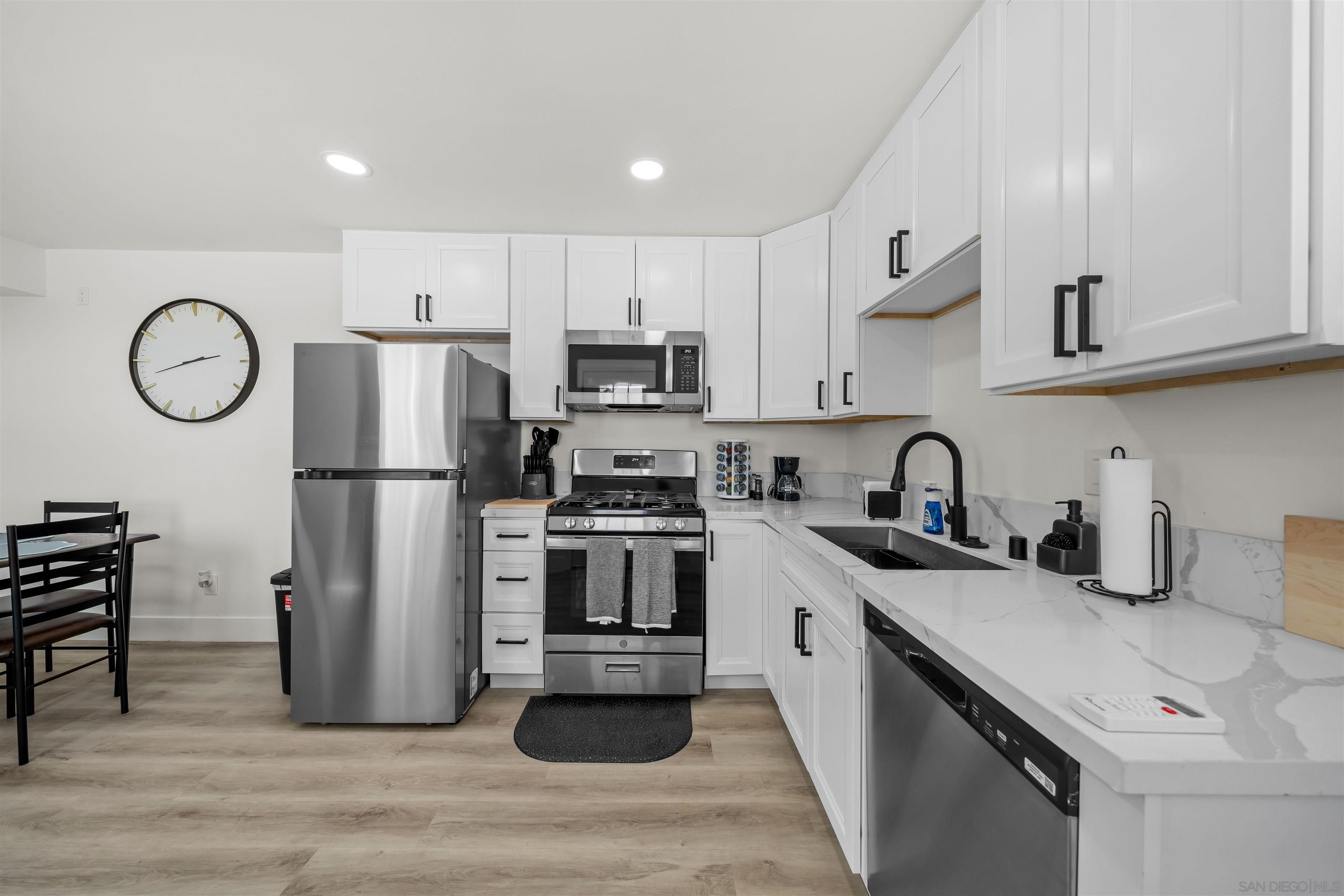 Detail Gallery Image 14 of 36 For 1730  Vista Del Valle Blvd  2 - Room for Rent in 3, El Cajon,  CA 92019 - 1 Beds | 0 Baths