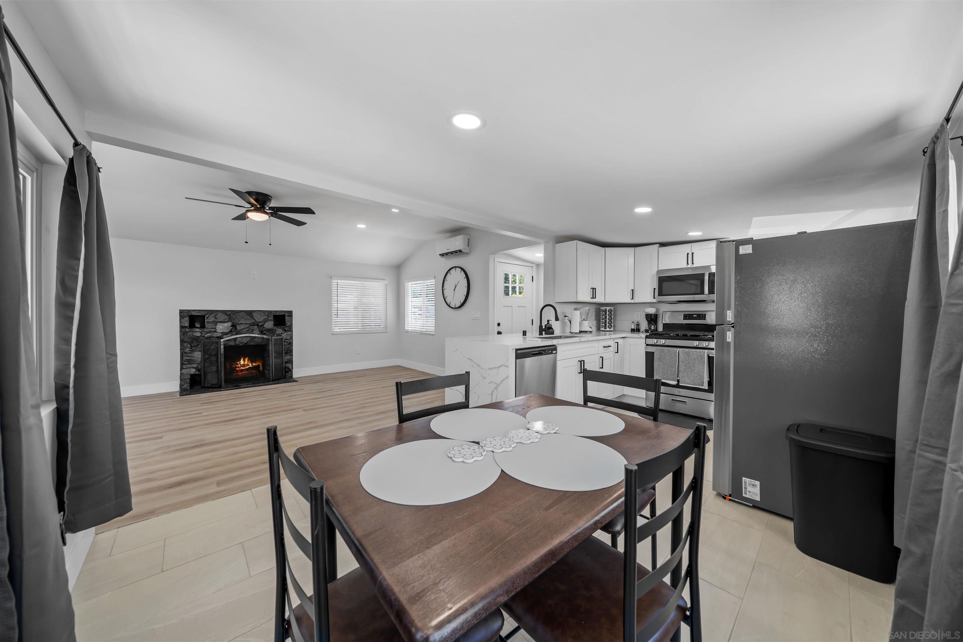 Detail Gallery Image 16 of 36 For 1730  Vista Del Valle Blvd  2 - Room for Rent in 3, El Cajon,  CA 92019 - 1 Beds | 0 Baths