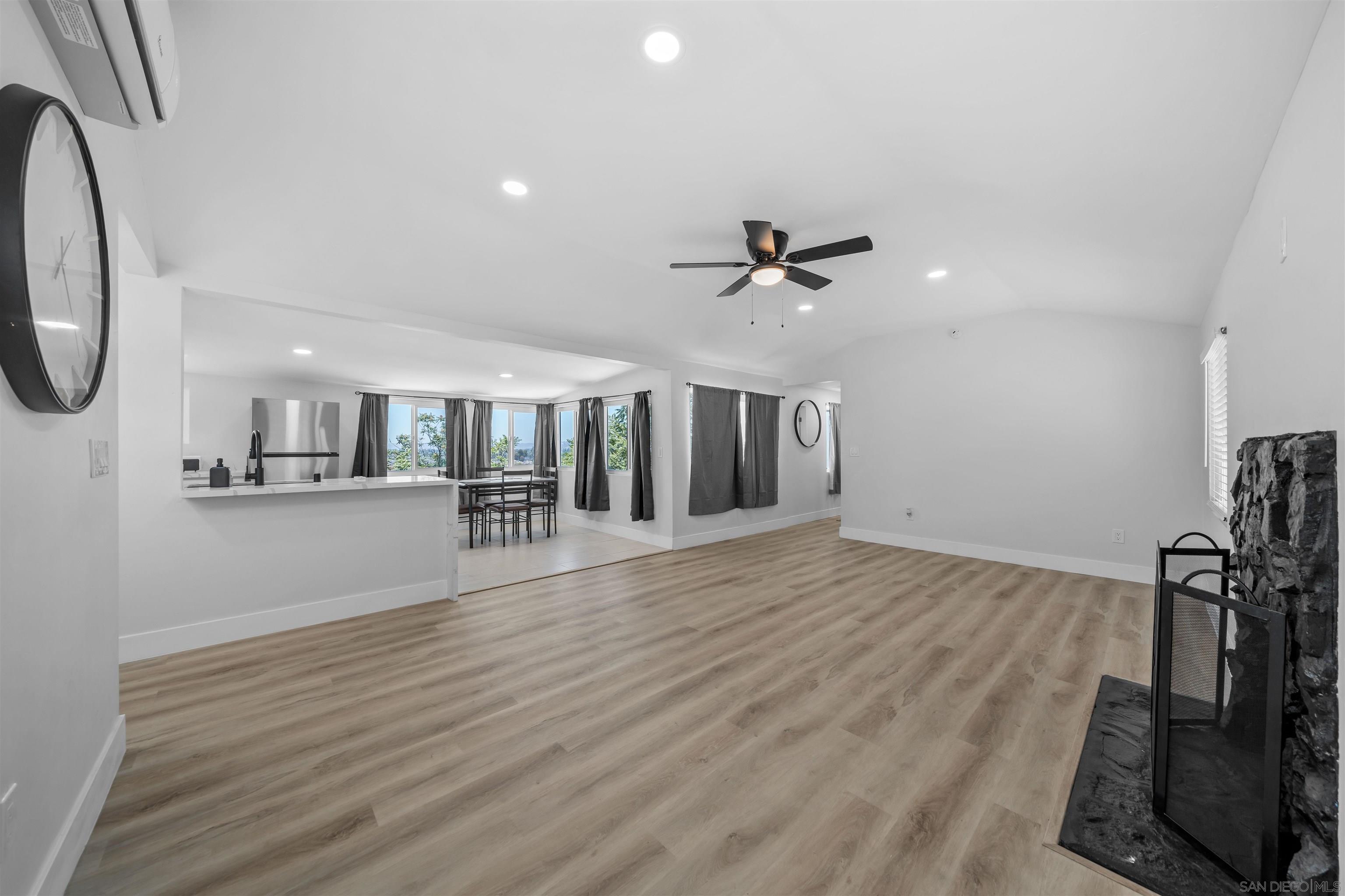 Detail Gallery Image 9 of 36 For 1730  Vista Del Valle Blvd  2 - Room for Rent in 3, El Cajon,  CA 92019 - 1 Beds | 0 Baths