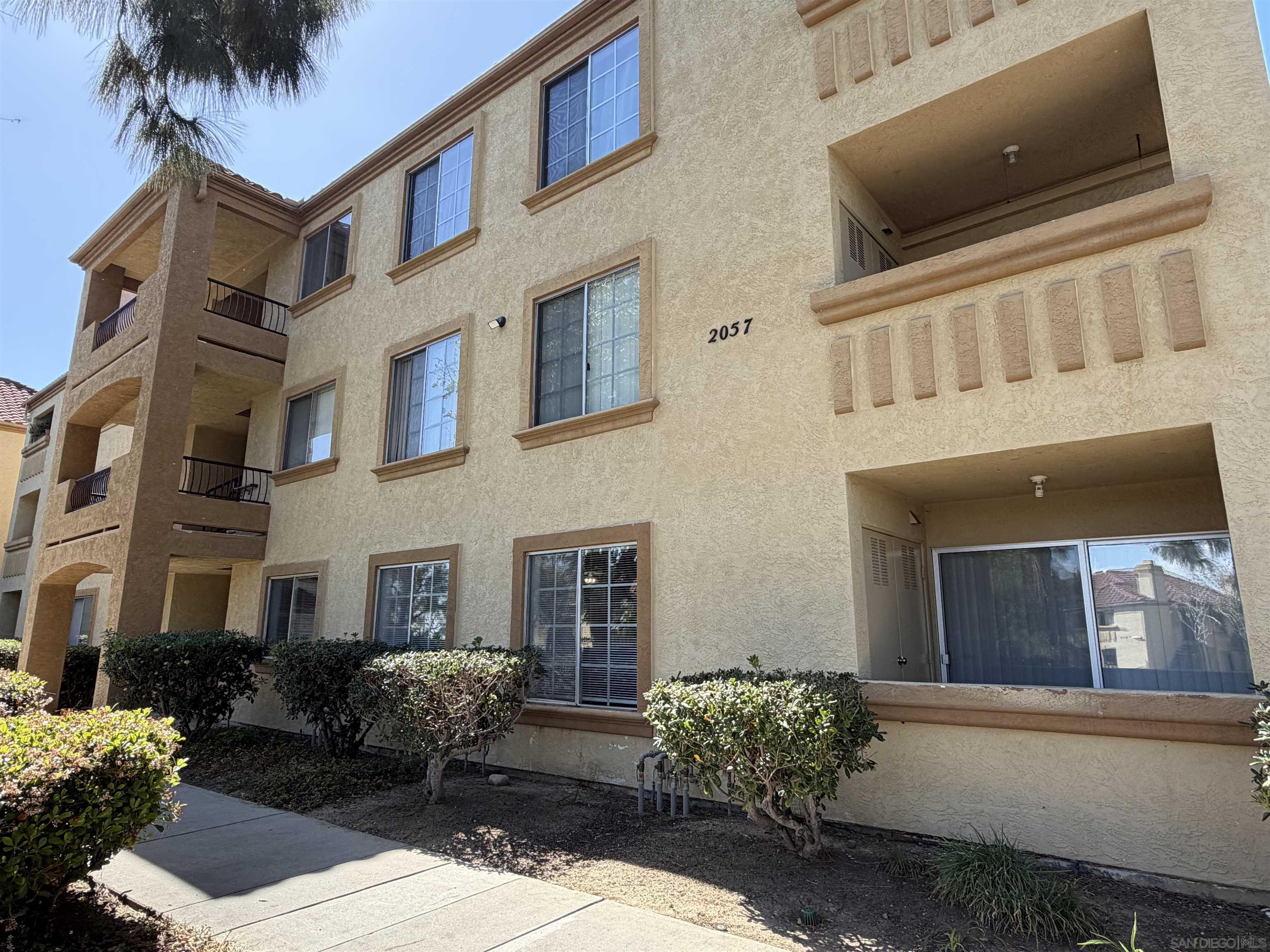 Detail Gallery Image 48 of 54 For 2057  Burton St  #64,  San Diego,  CA 92111 - 2 Beds | 2 Baths