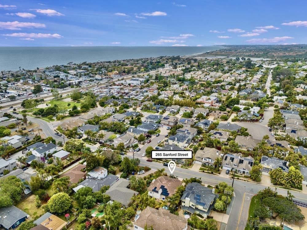 Detail Gallery Image 4 of 6 For 265  Sanford Street, Encinitas,  CA 92024 - 4 Beds | 4/1 Baths