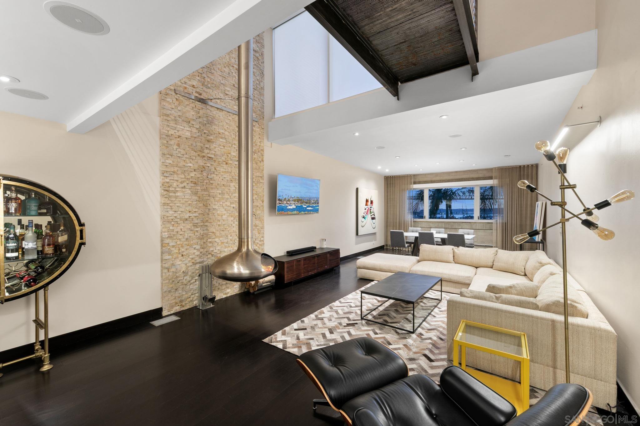 Front Image Thumbnail for SD260005528