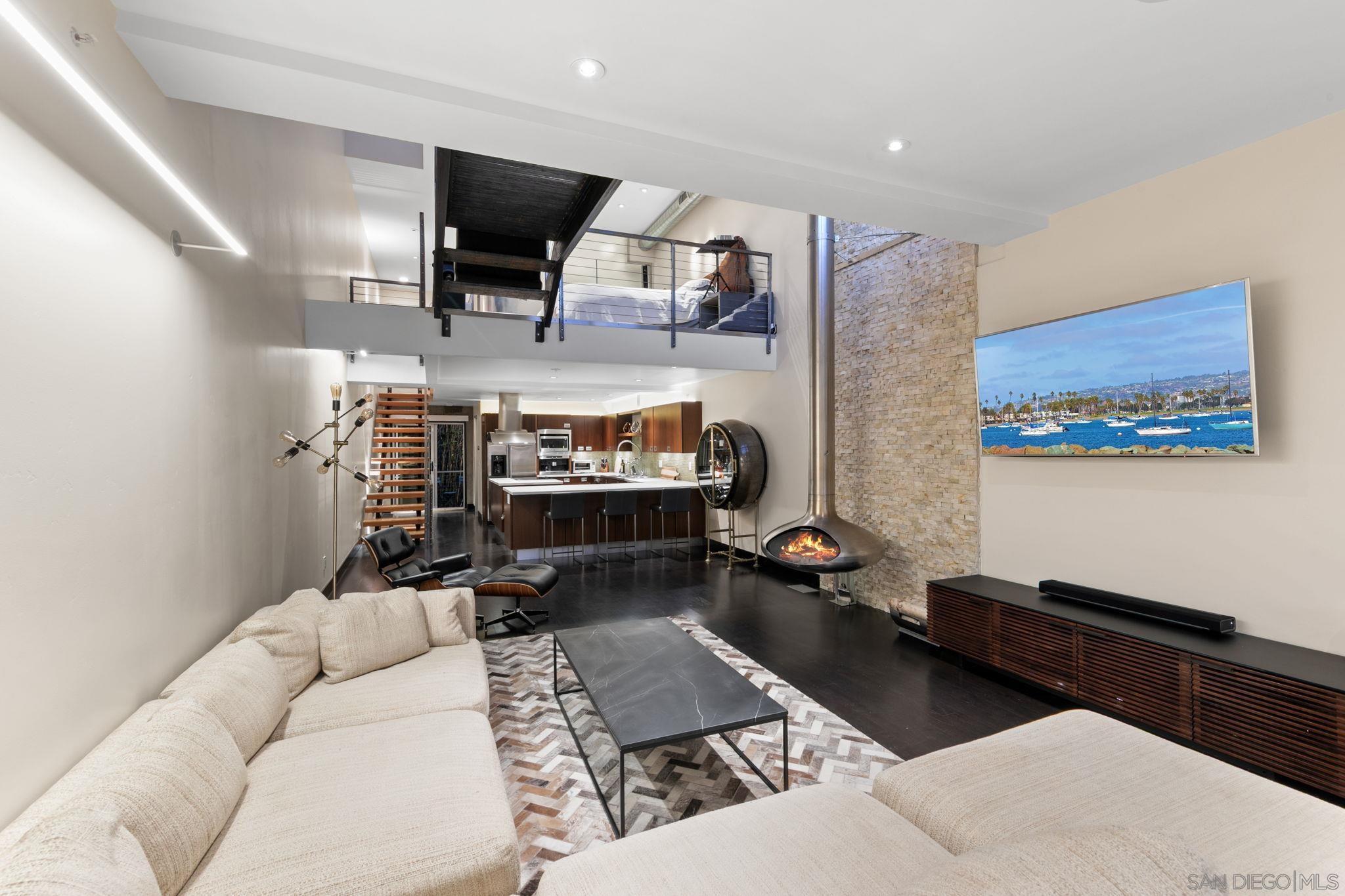 Detail Gallery Image 16 of 74 For 3033  India St.  #6,  San Diego,  CA 92103 - 3 Beds | 2/1 Baths