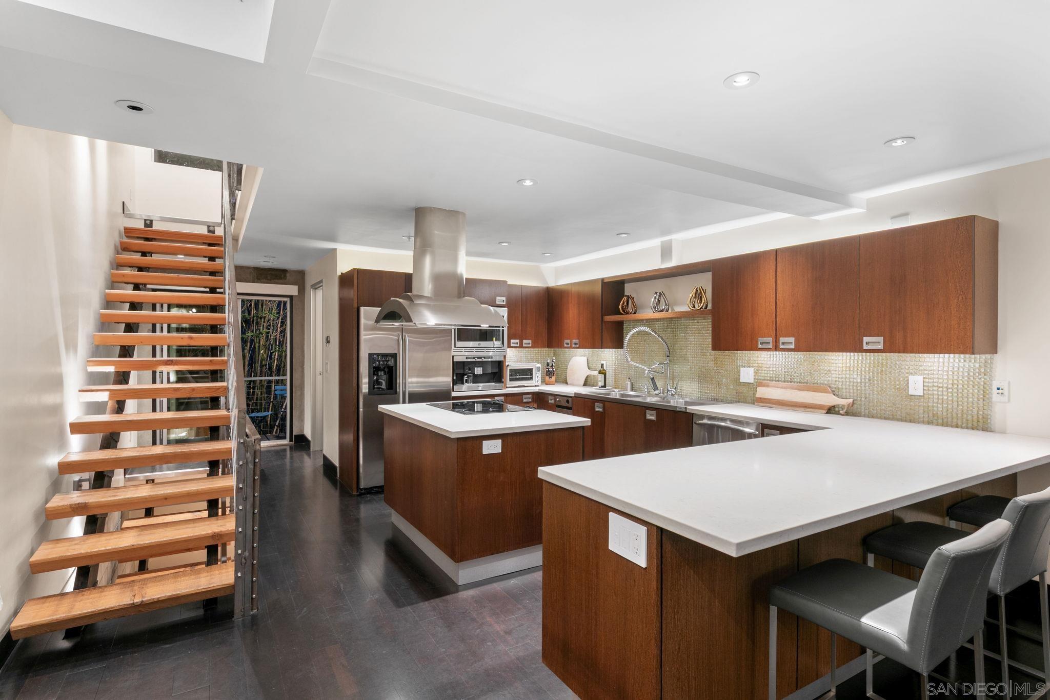 Detail Gallery Image 17 of 74 For 3033  India St.  #6,  San Diego,  CA 92103 - 3 Beds | 2/1 Baths