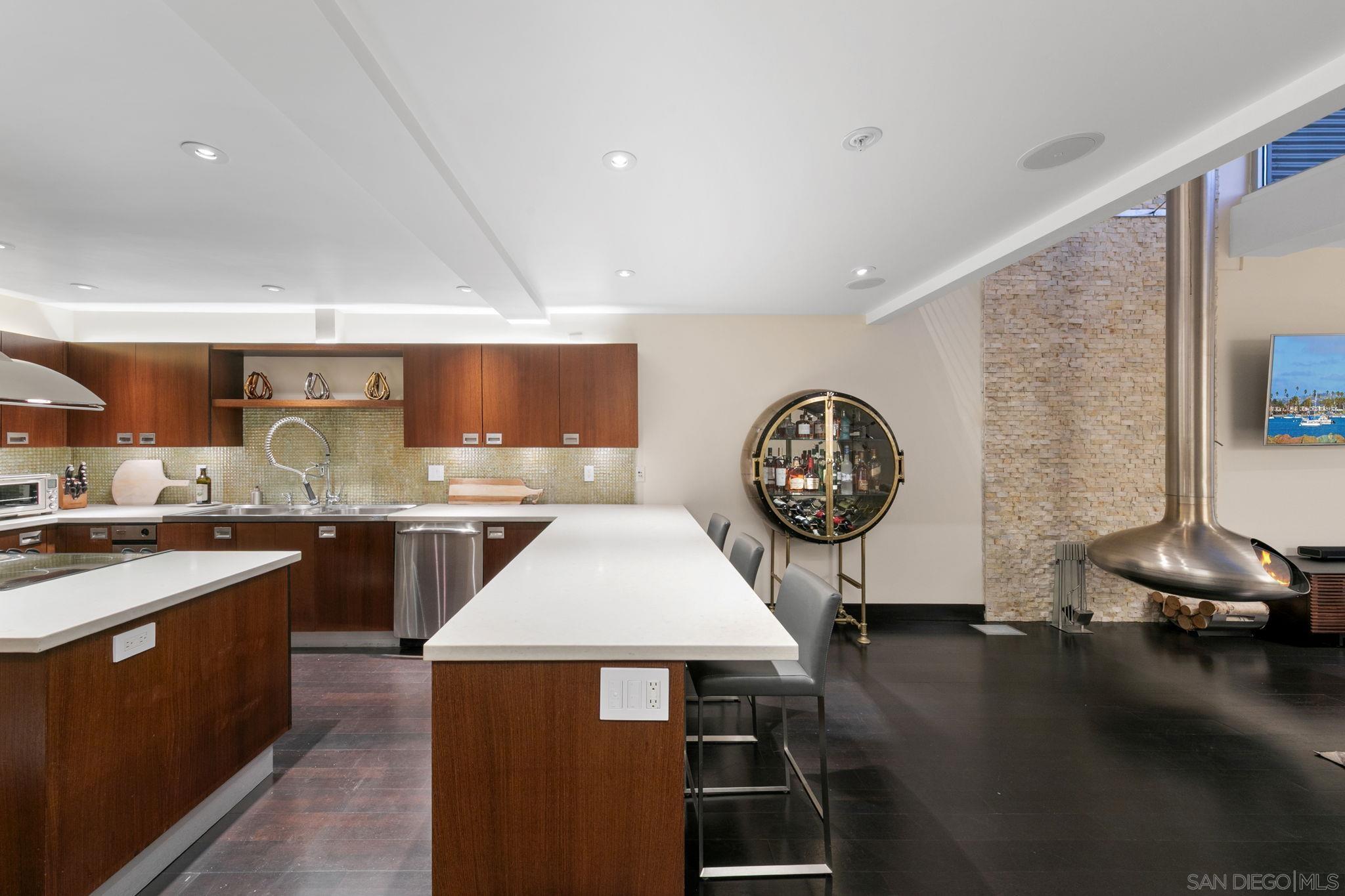 Detail Gallery Image 18 of 74 For 3033  India St.  #6,  San Diego,  CA 92103 - 3 Beds | 2/1 Baths