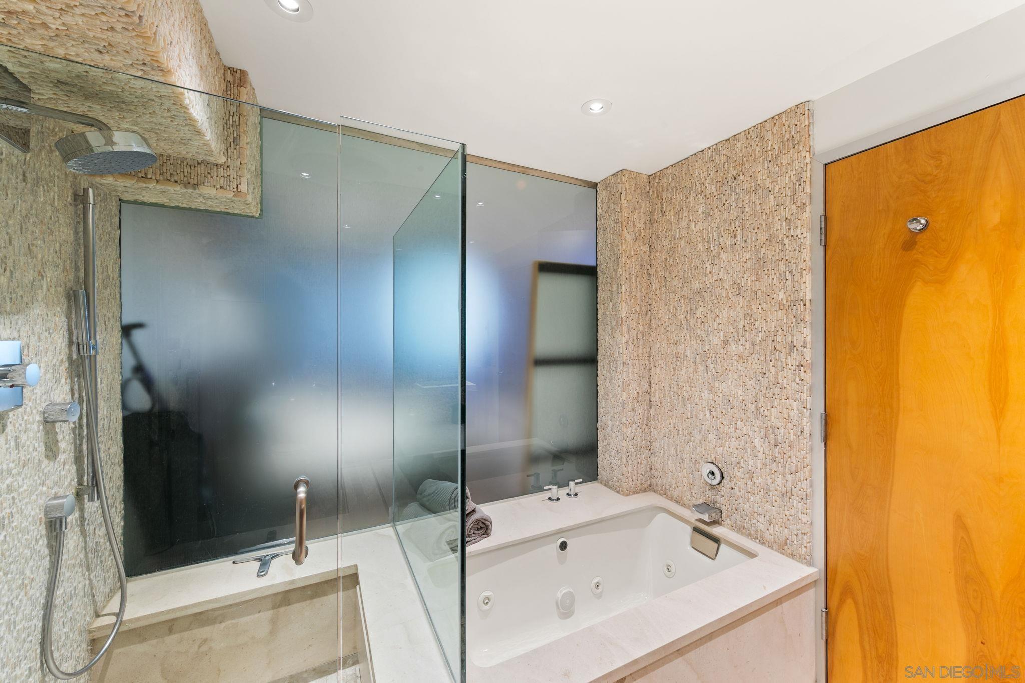 Detail Gallery Image 37 of 74 For 3033  India St.  #6,  San Diego,  CA 92103 - 3 Beds | 2/1 Baths