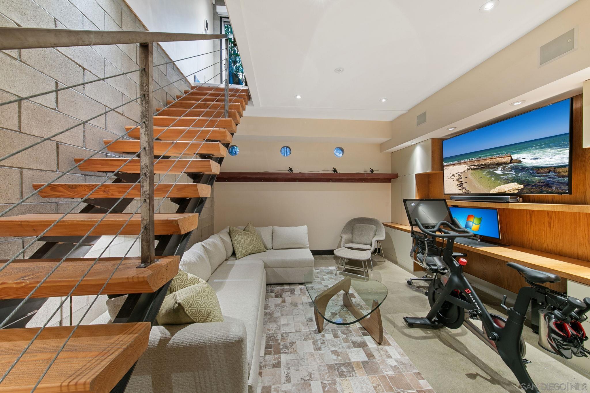 Detail Gallery Image 5 of 74 For 3033  India St.  #6,  San Diego,  CA 92103 - 3 Beds | 2/1 Baths