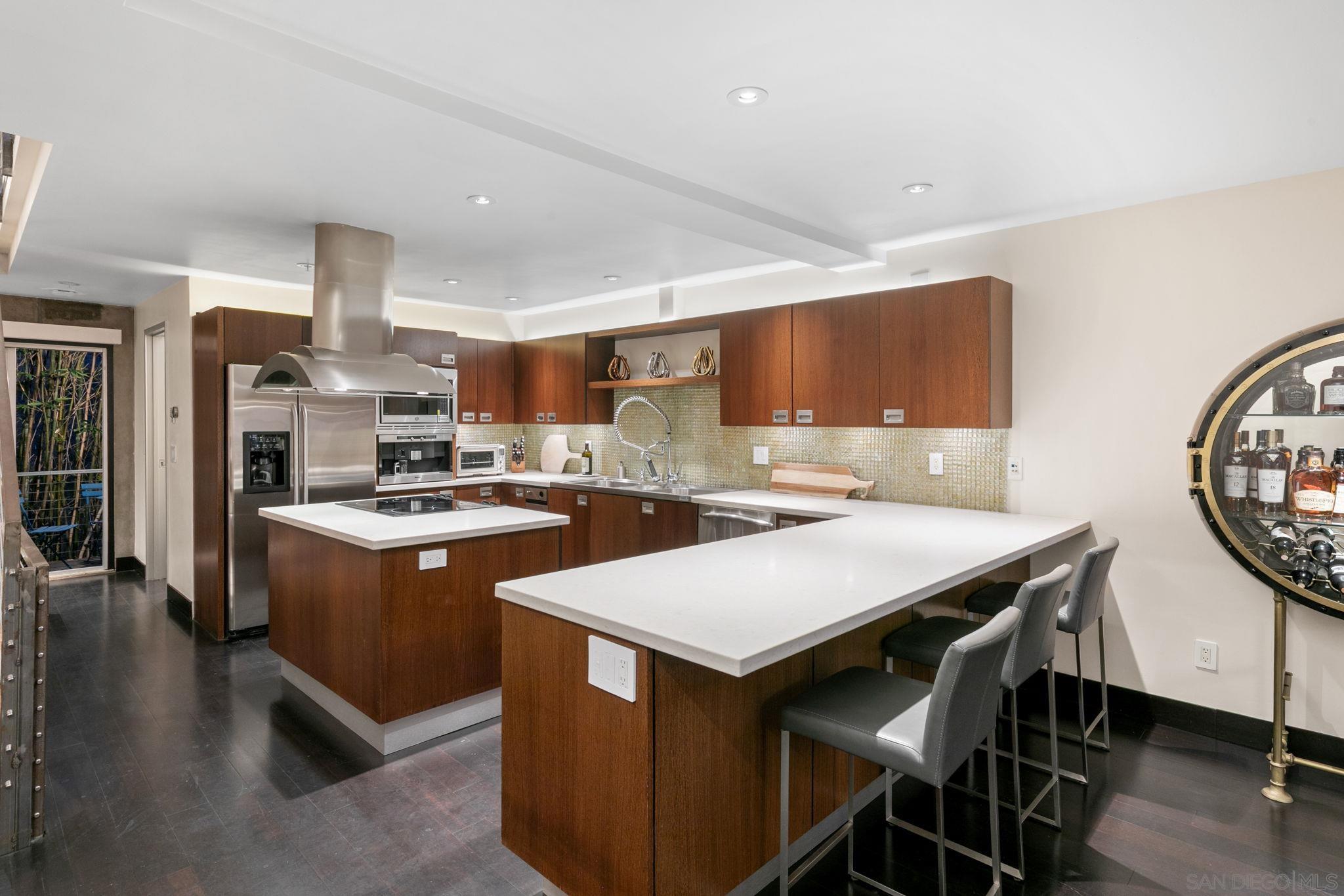 Detail Gallery Image 9 of 74 For 3033  India St.  #6,  San Diego,  CA 92103 - 3 Beds | 2/1 Baths