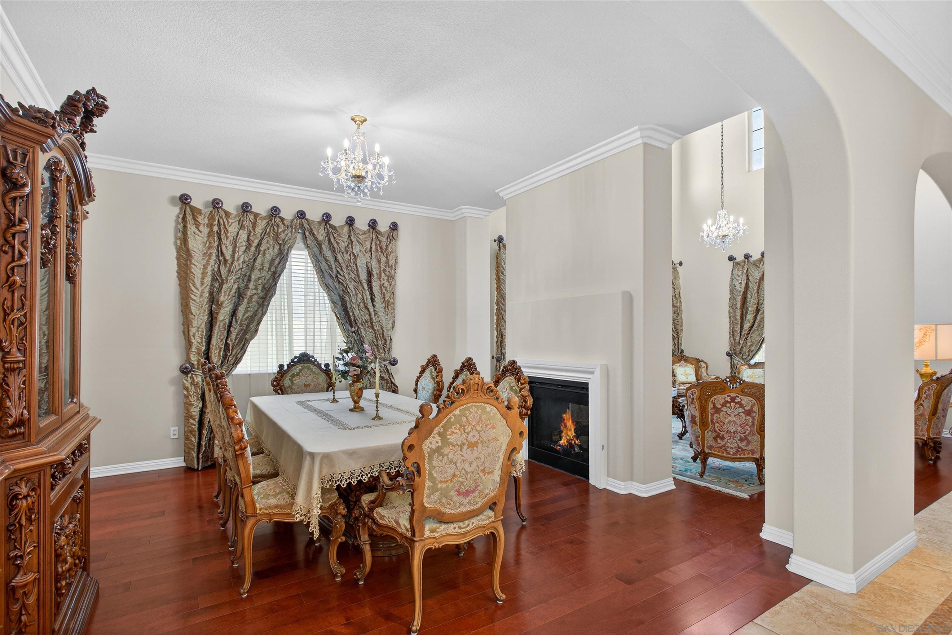 Detail Gallery Image 11 of 62 For 18410  Lakepointe Dr, Riverside,  CA 92503 - 5 Beds | 4/1 Baths